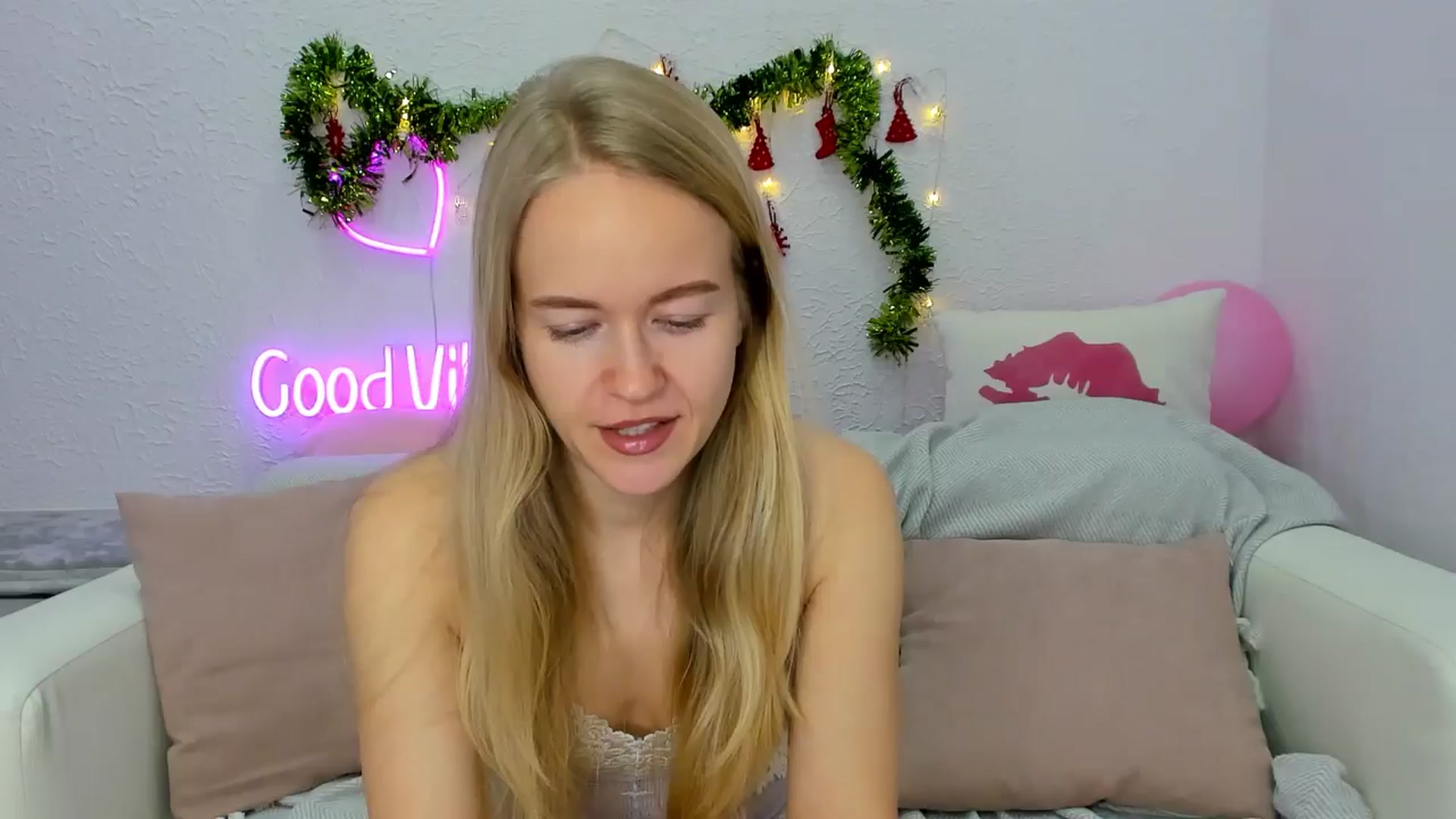 Gallery image thumbnail from Angel_Kristy's myfreecams stream on, 01/06/2025, 04:50 image 10 of 20