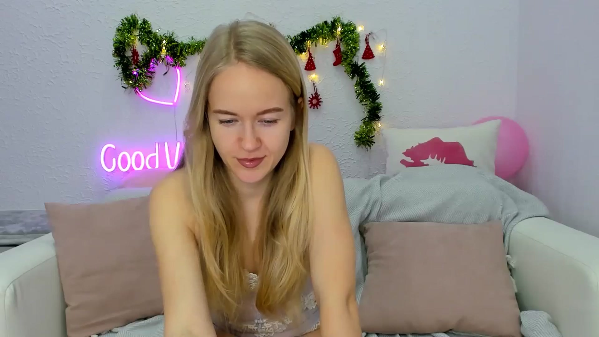 Gallery image thumbnail from Angel_Kristy's myfreecams stream on, 01/06/2025, 04:50 image 4 of 20