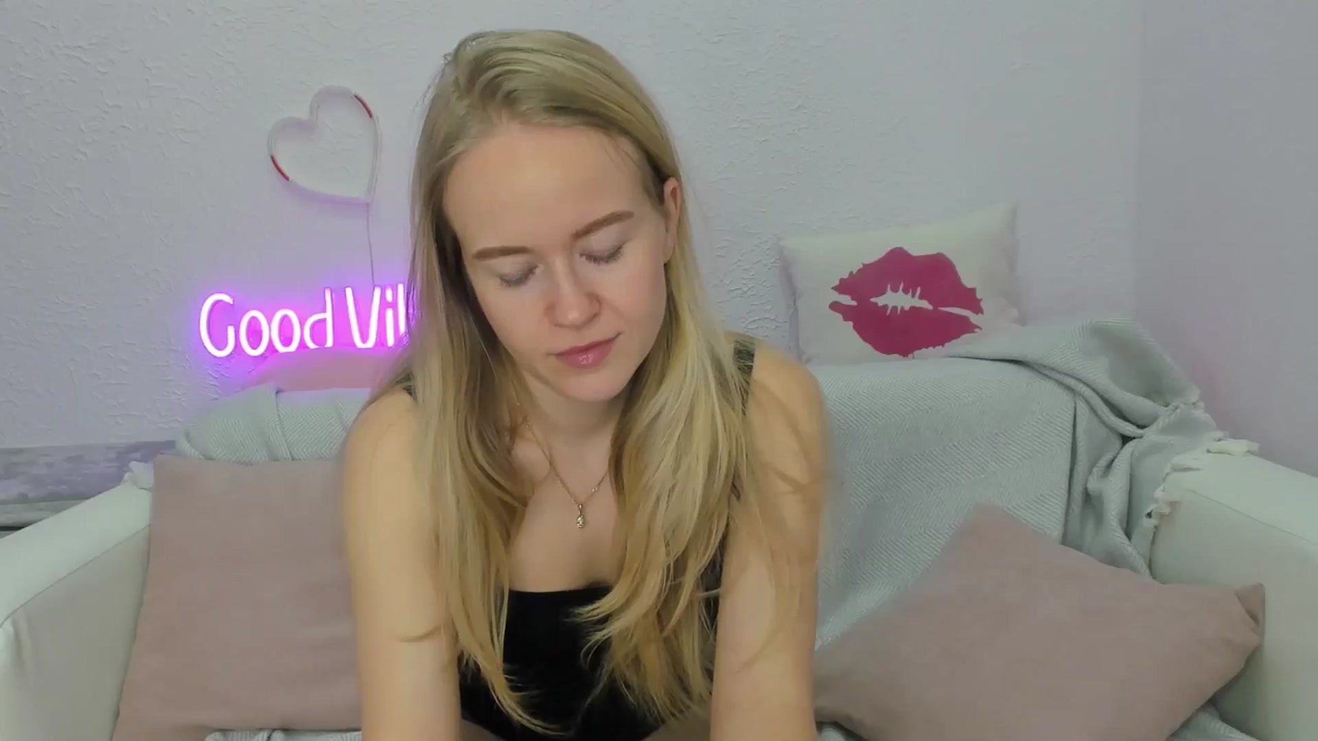 Gallery image thumbnail from Angel_Kristy's myfreecams stream on, 01/07/2025, 02:40 image 15 of 20