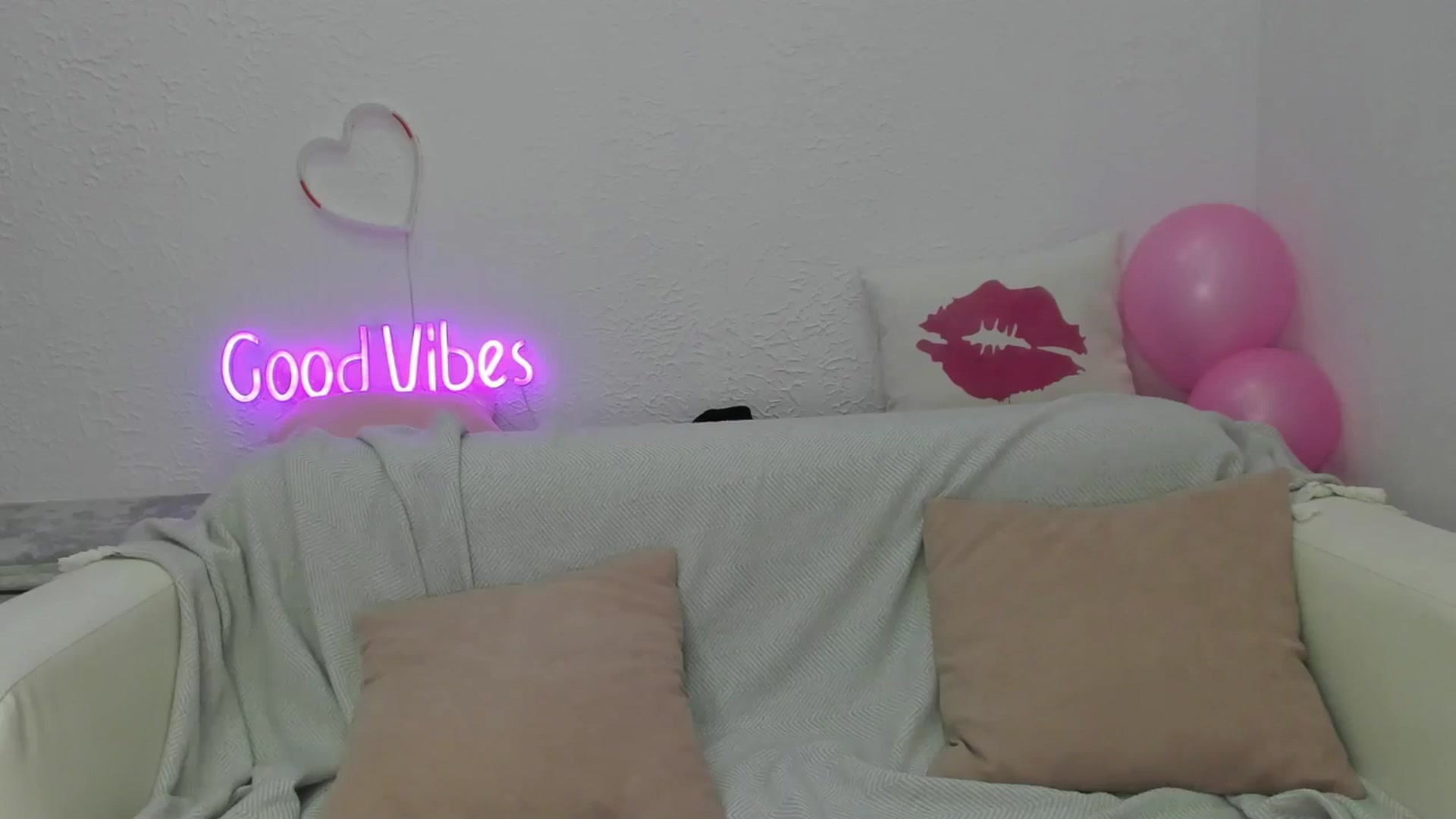 Gallery image thumbnail from Angel_Kristy's myfreecams stream on, 01/07/2025, 05:18 image 18 of 20