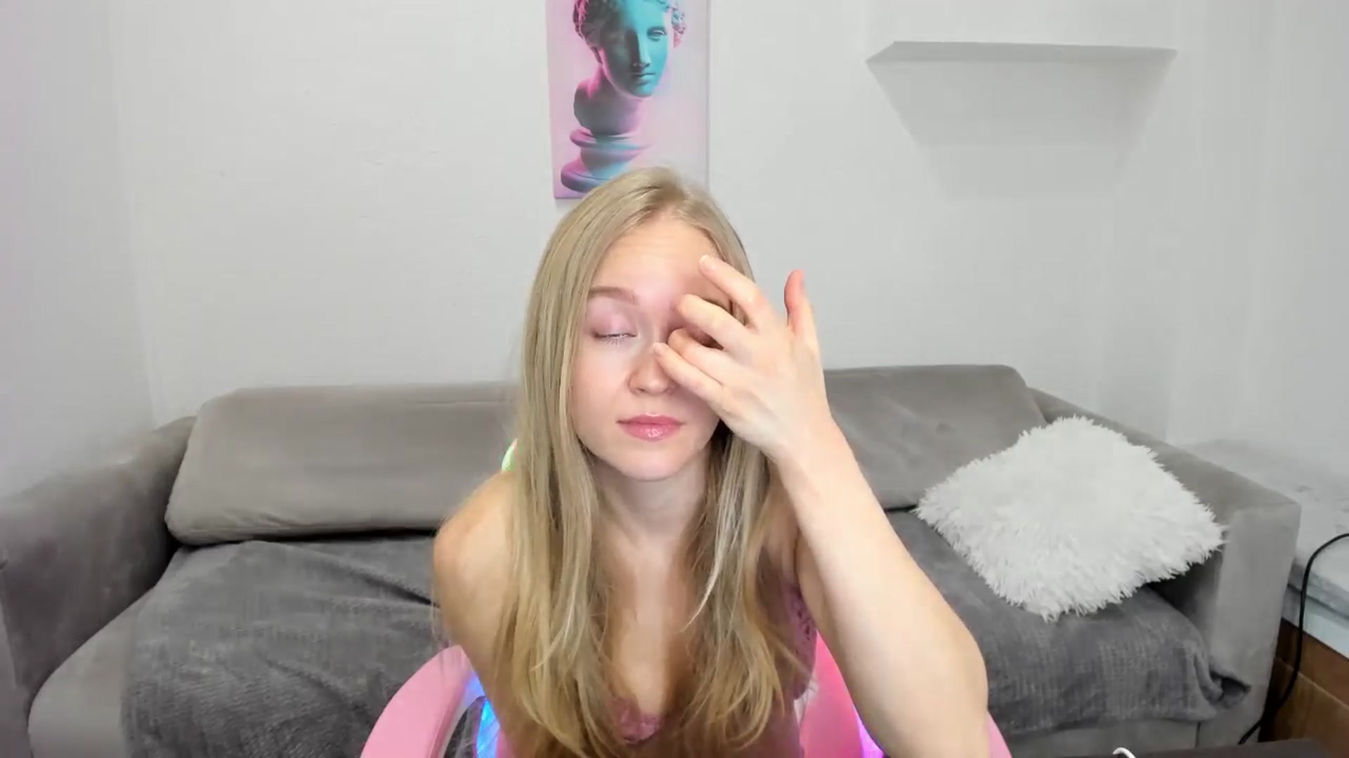 Gallery image thumbnail from Angel_Kristy's myfreecams stream on, 01/10/2025, 03:04 image 12 of 20