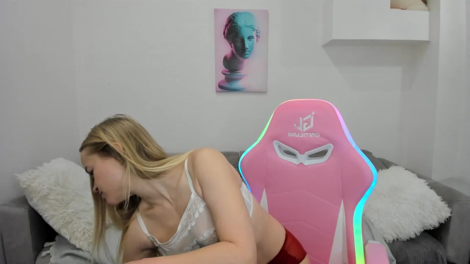 Gallery image thumbnail from Angel_Kristy's myfreecams stream on, 01/11/2025, 02:18 image 16 of 20