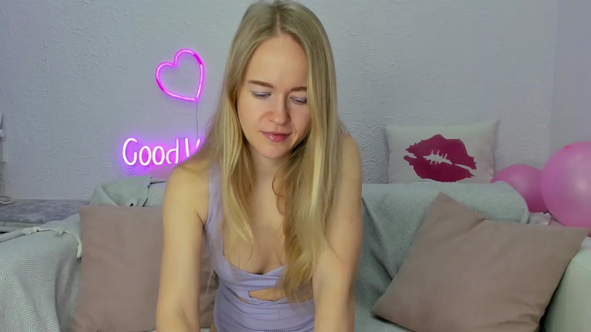 Gallery image thumbnail from Angel_Kristy's myfreecams stream on, 01/12/2025, 01:44 image 14 of 20