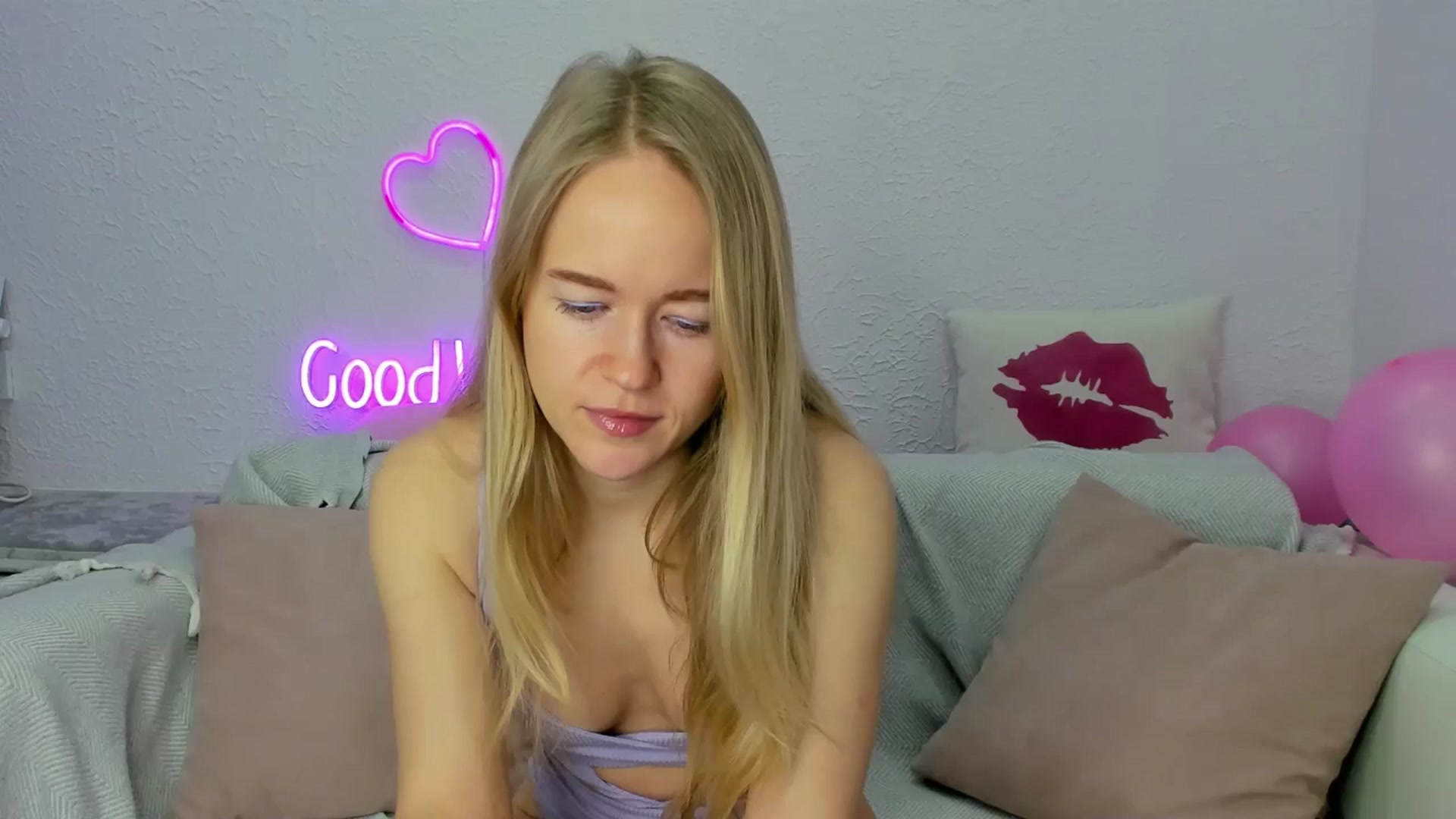 Gallery image thumbnail from Angel_Kristy's myfreecams stream on, 01/12/2025, 01:44 image 9 of 20