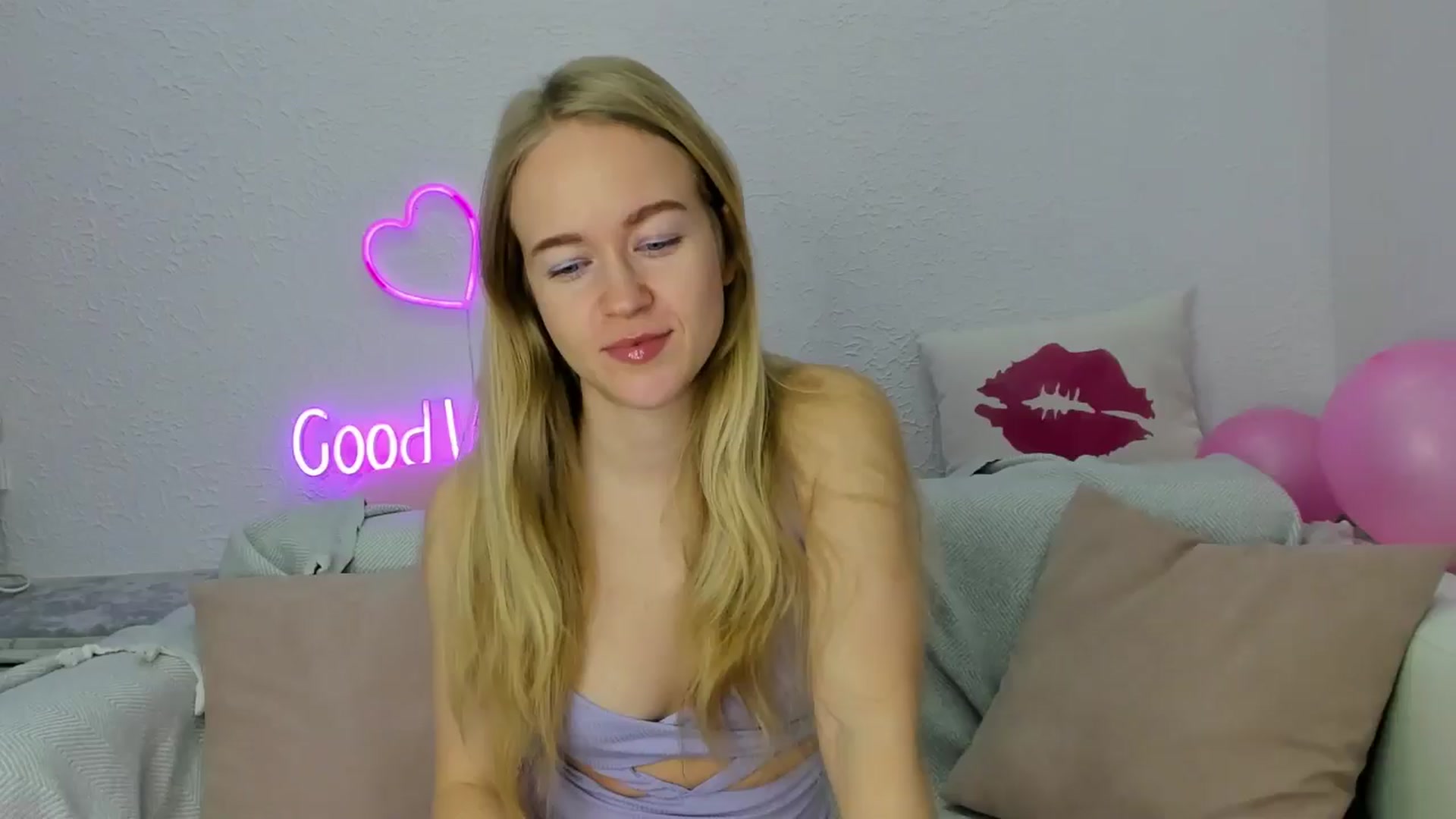 Gallery image thumbnail from Angel_Kristy's myfreecams stream on, 01/12/2025, 01:44 image 1 of 20