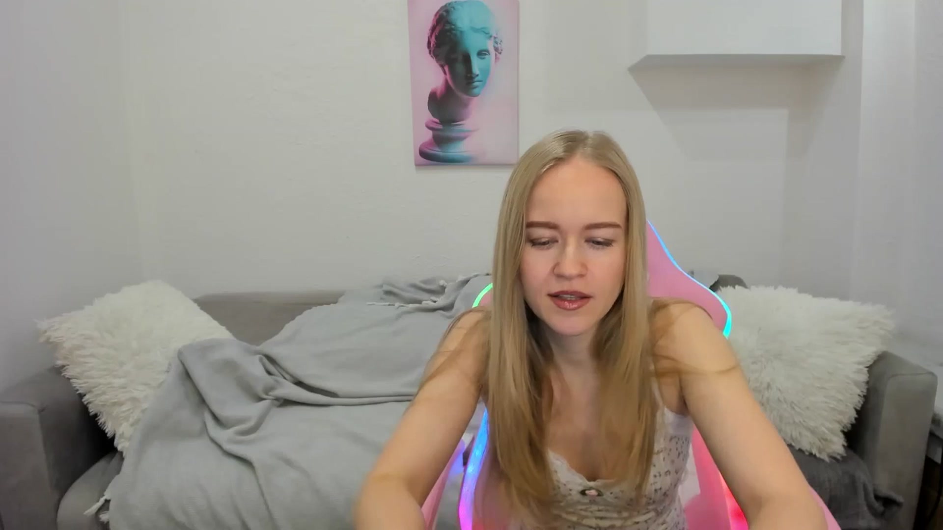 Gallery image thumbnail from Angel_Kristy's myfreecams stream on, 01/30/2025, 01:58 image 15 of 20