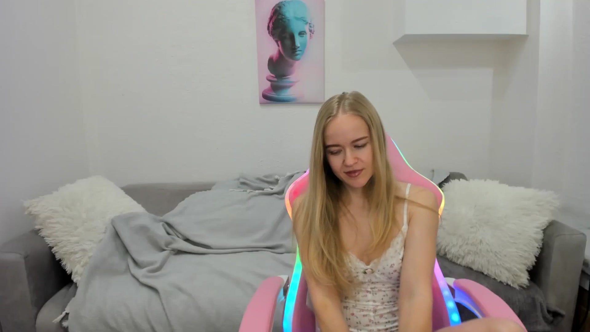 Gallery image thumbnail from Angel_Kristy's myfreecams stream on, 01/30/2025, 01:58 image 16 of 20