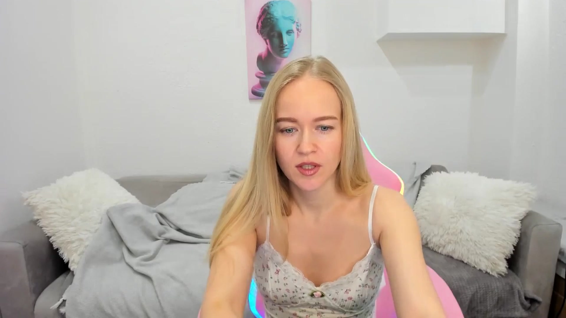 Gallery image thumbnail from Angel_Kristy's myfreecams stream on, 01/30/2025, 01:58 image 4 of 20