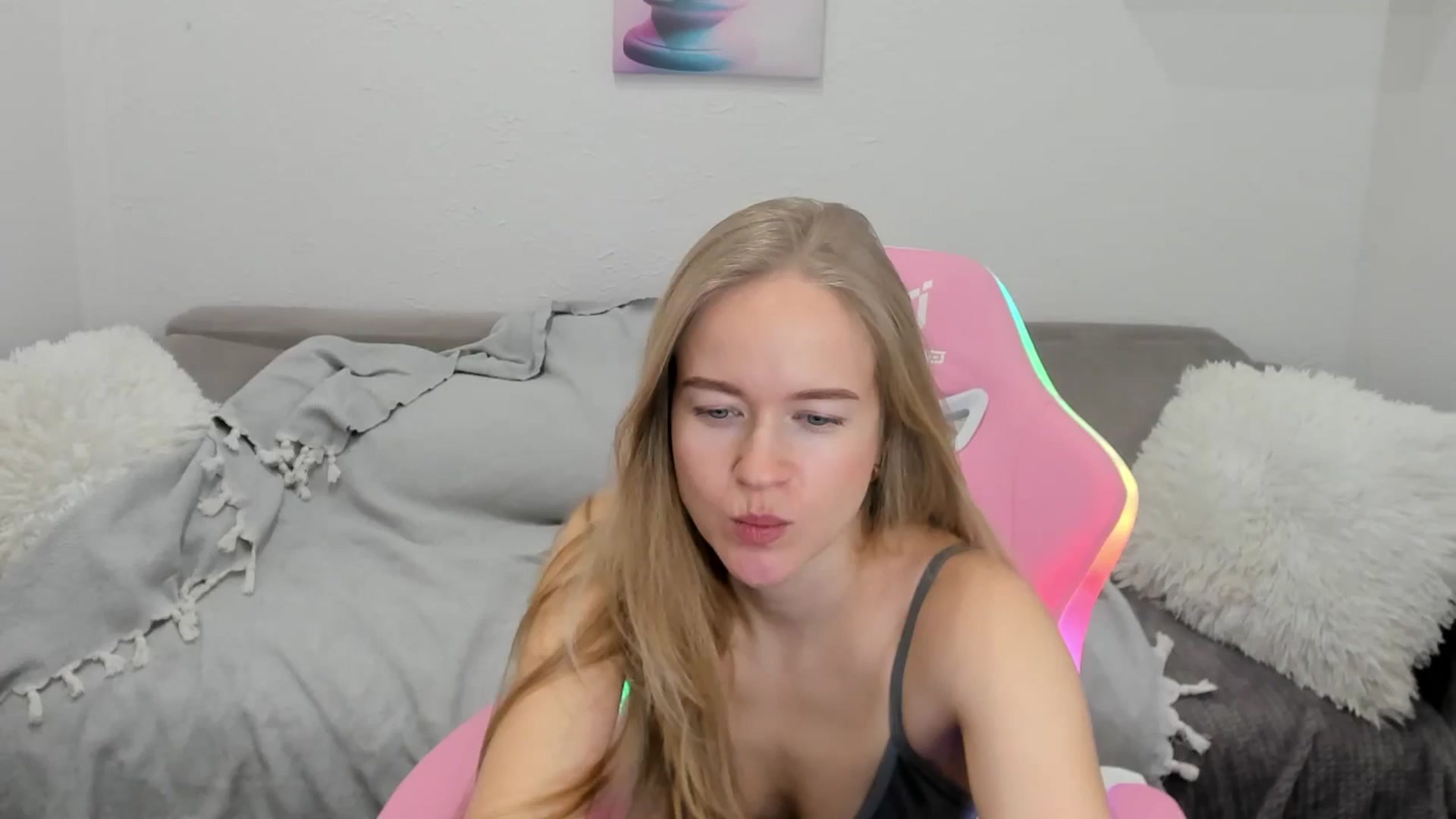 Gallery image thumbnail from Angel_Kristy's myfreecams stream on, 02/03/2025, 04:04 image 4 of 20