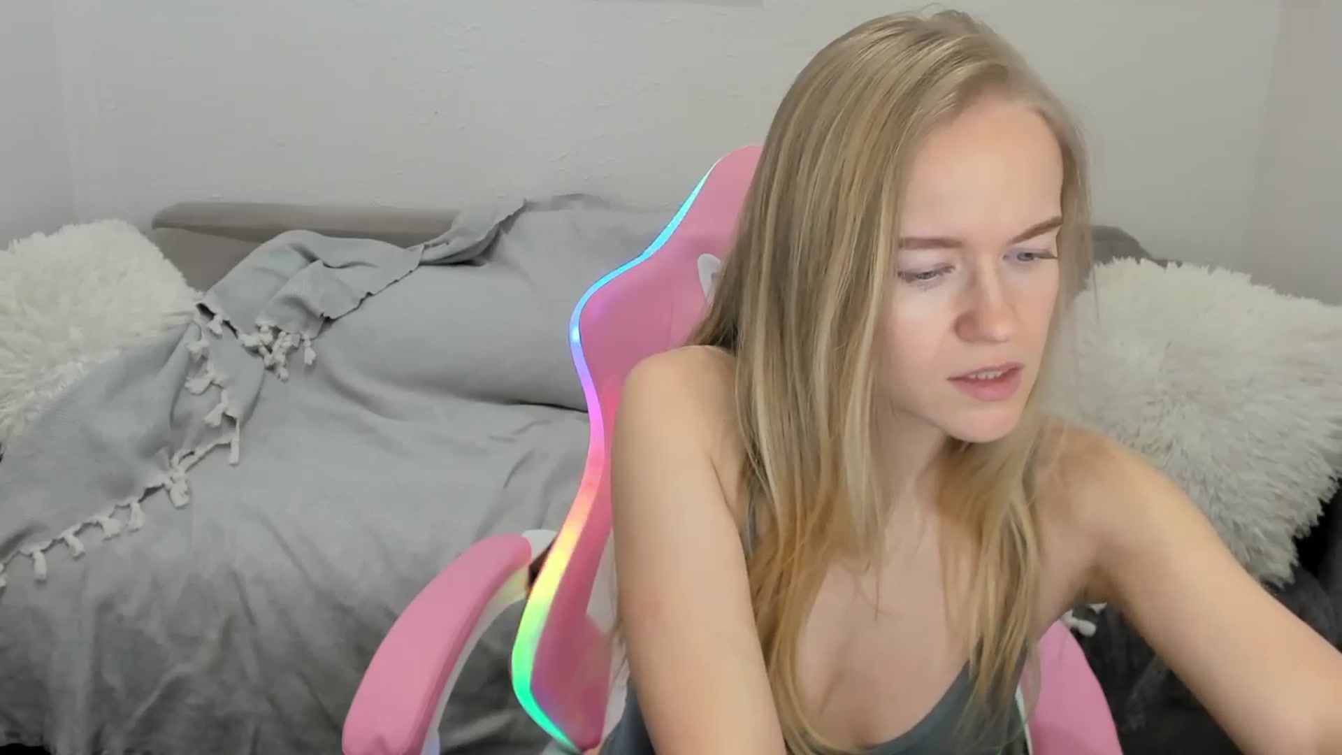 Gallery image thumbnail from Angel_Kristy's myfreecams stream on, 02/03/2025, 04:51 image 4 of 20