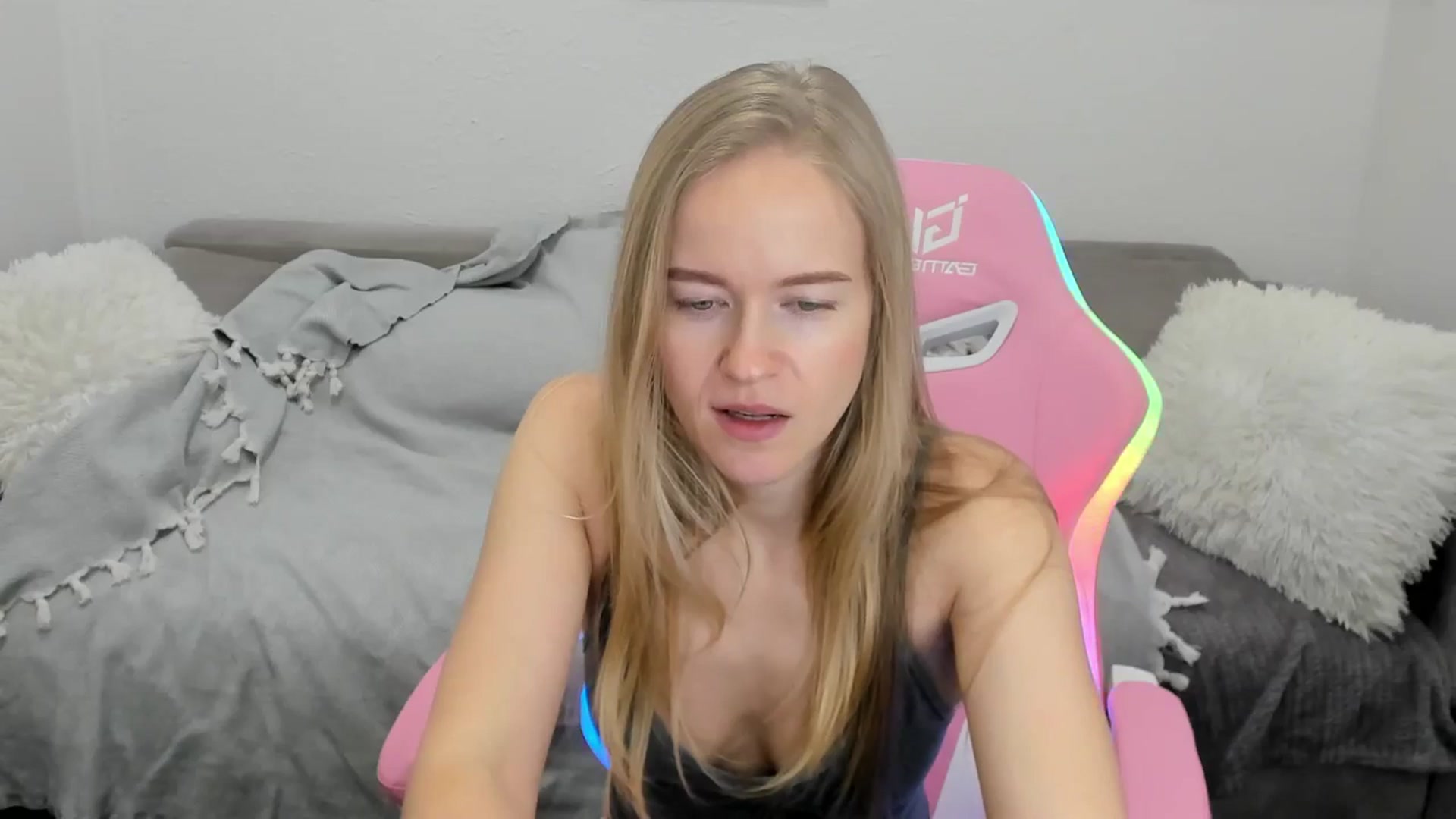 Gallery image thumbnail from Angel_Kristy's myfreecams stream on, 02/03/2025, 04:51 image 6 of 20