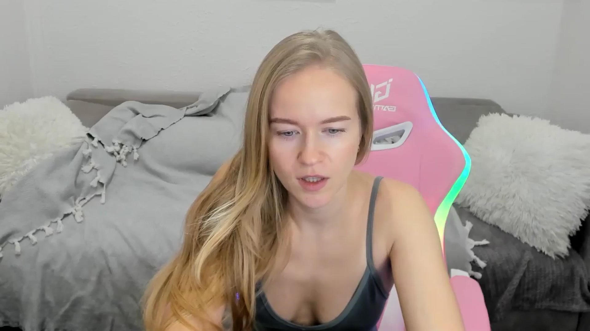 Gallery image thumbnail from Angel_Kristy's myfreecams stream on, 02/03/2025, 04:51 image 7 of 20
