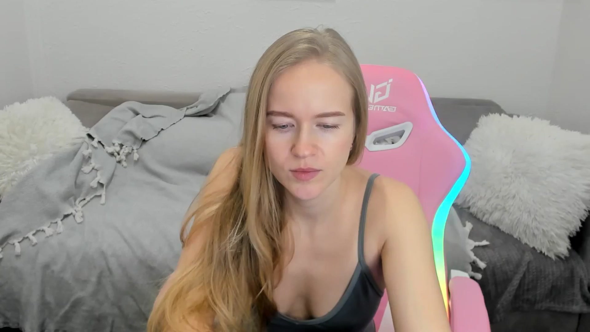 Gallery image thumbnail from Angel_Kristy's myfreecams stream on, 02/03/2025, 04:51 image 8 of 20