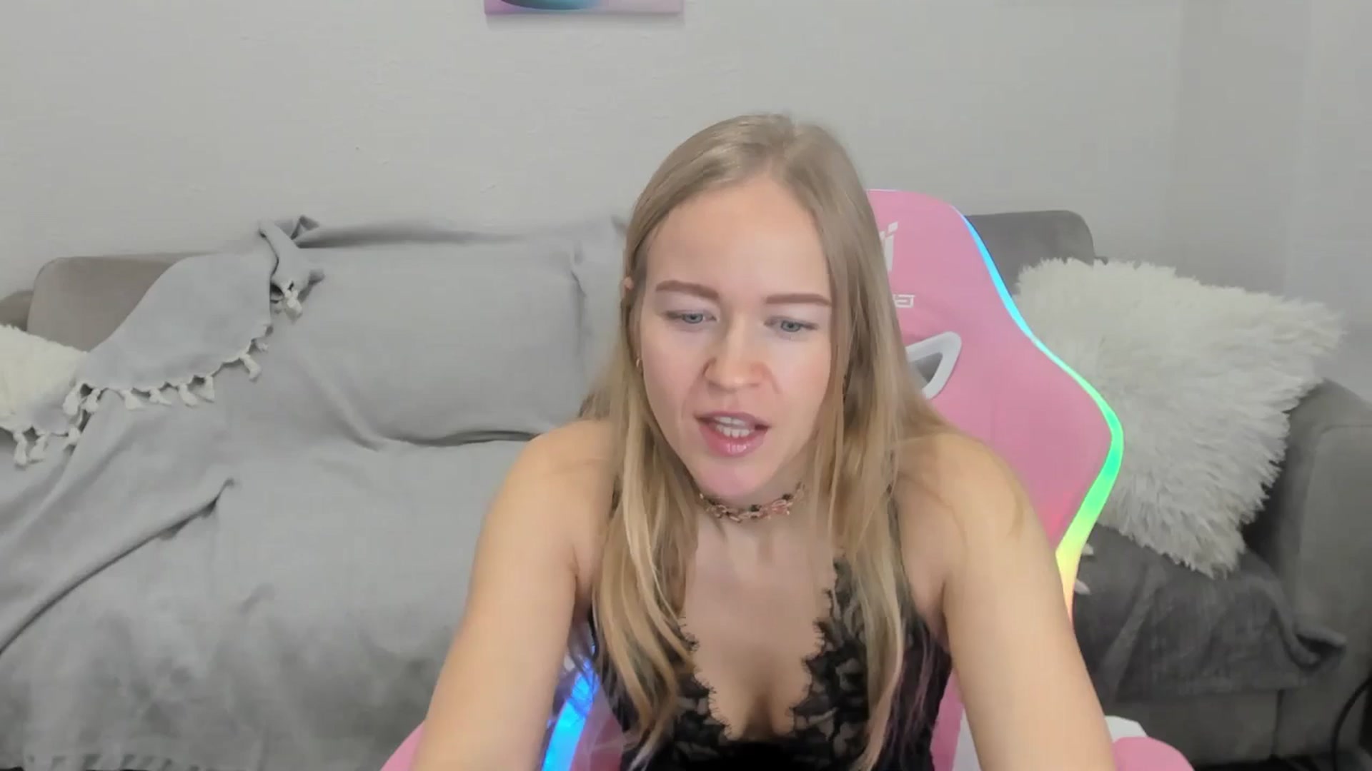 Gallery image thumbnail from Angel_Kristy's myfreecams stream on, 02/04/2025, 02:46 image 3 of 20