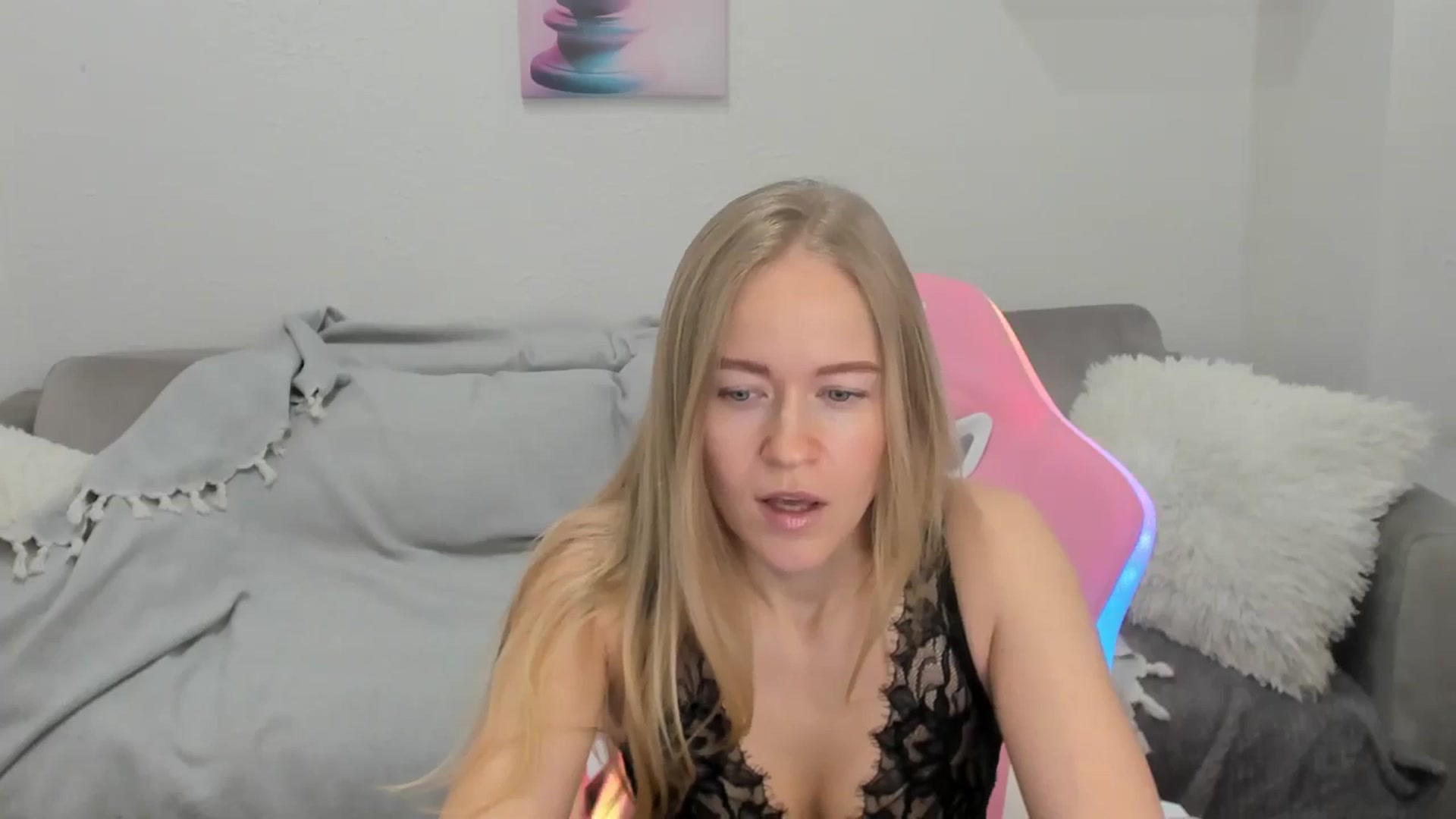 Gallery image thumbnail from Angel_Kristy's myfreecams stream on, 02/04/2025, 02:46 image 16 of 20