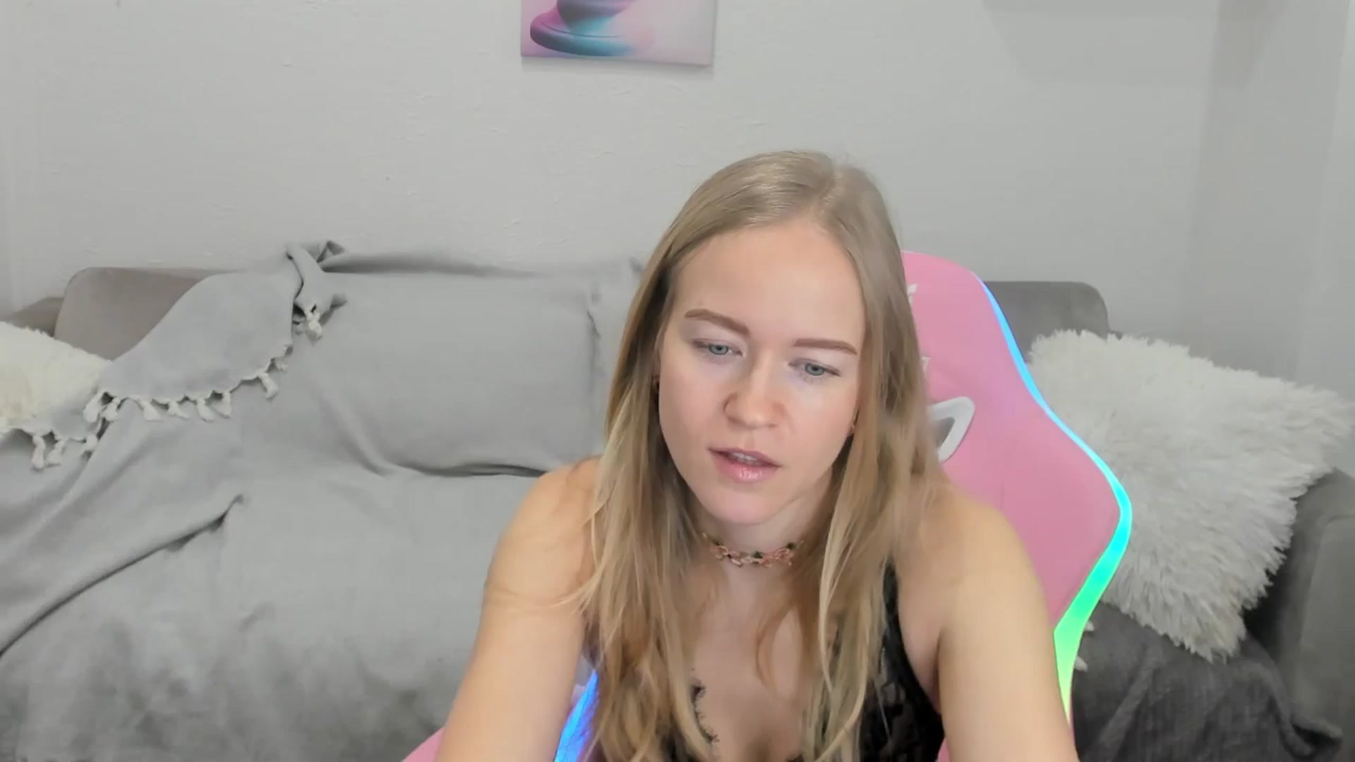 Gallery image thumbnail from Angel_Kristy's myfreecams stream on, 02/04/2025, 02:46 image 1 of 20