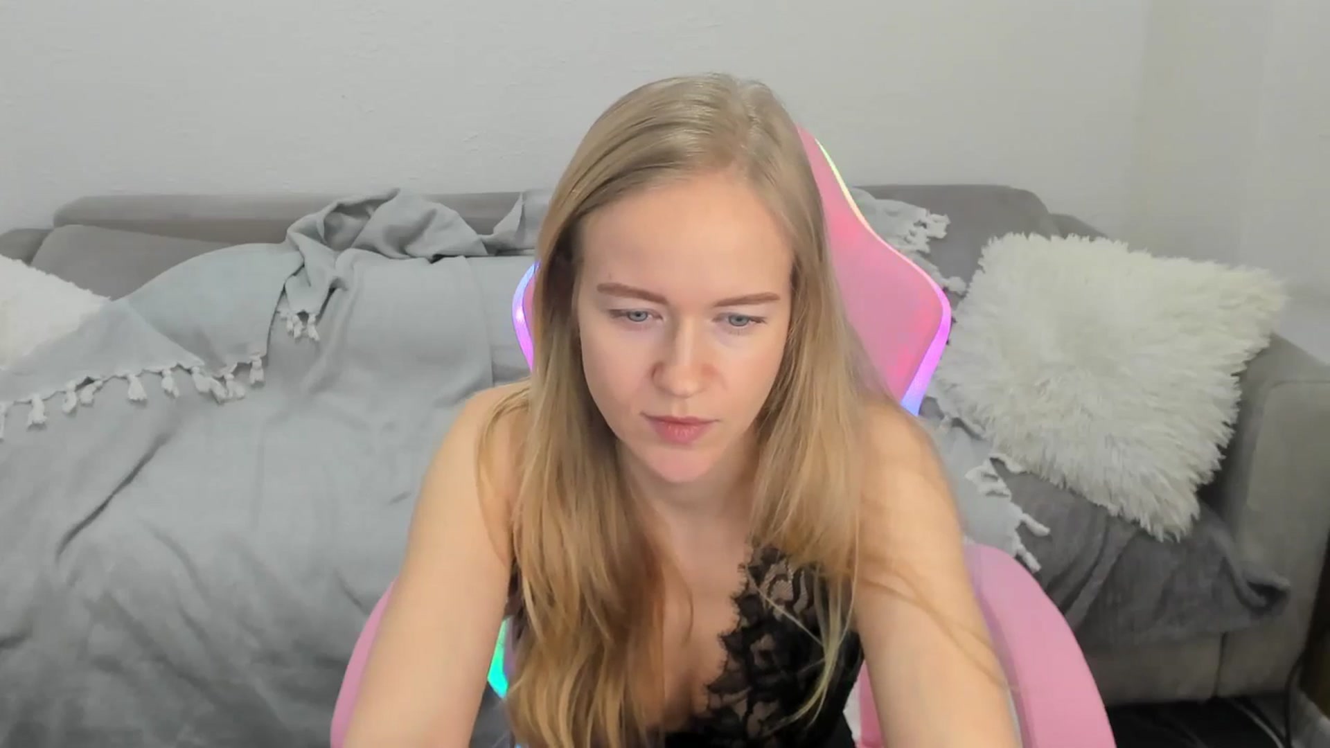 Gallery image thumbnail from Angel_Kristy's myfreecams stream on, 02/04/2025, 06:47 image 2 of 20