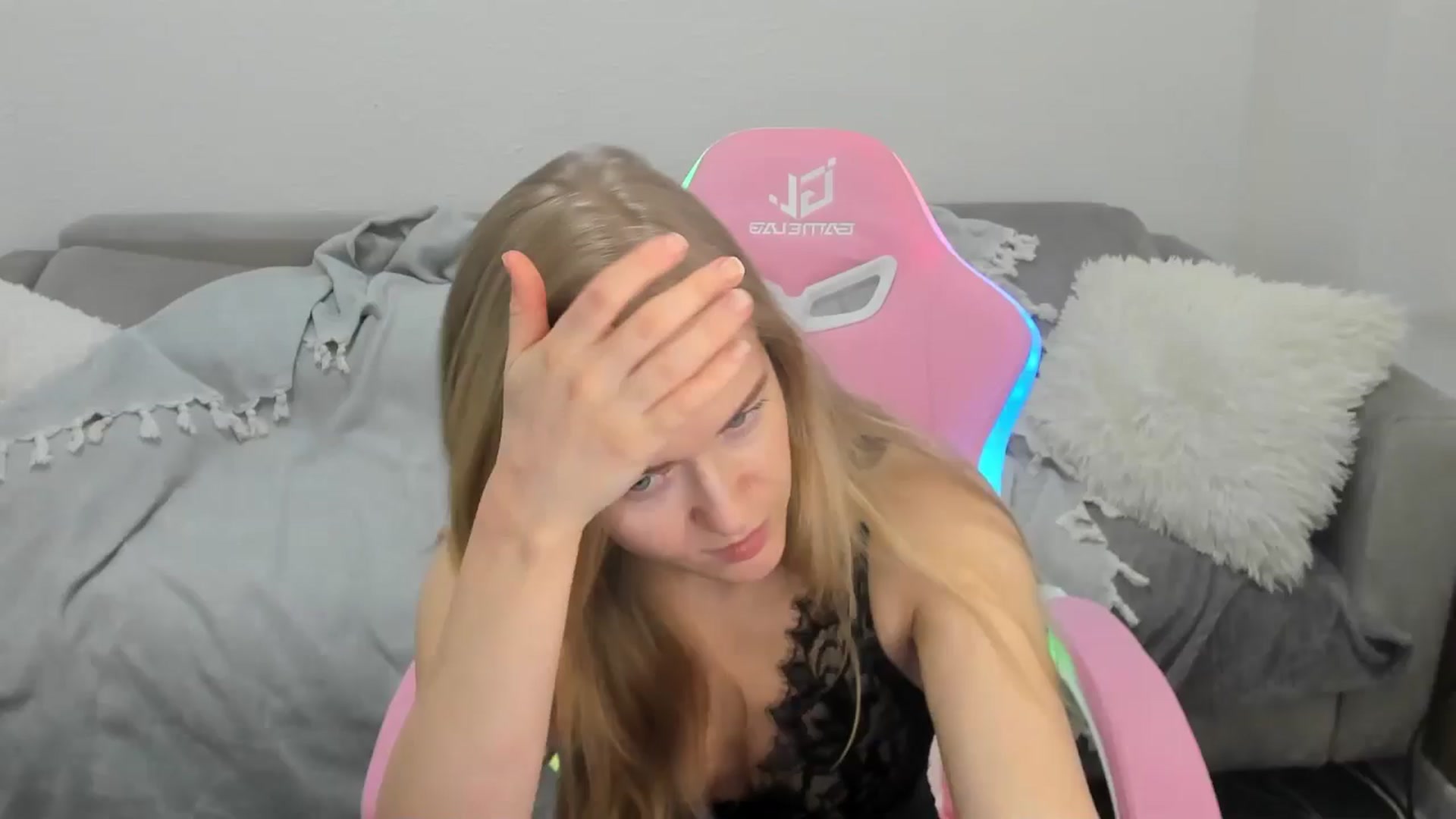 Gallery image thumbnail from Angel_Kristy's myfreecams stream on, 02/04/2025, 06:47 image 1 of 20
