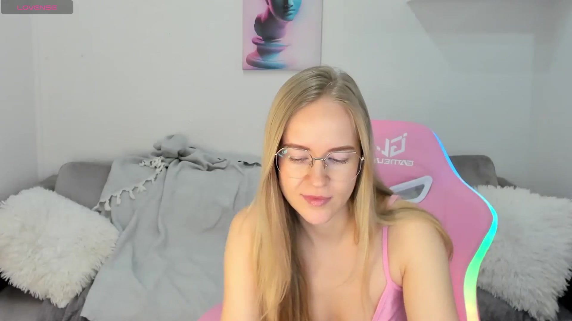 Gallery image thumbnail from Angel_Kristy's myfreecams stream on, 02/07/2025, 03:10 image 16 of 20