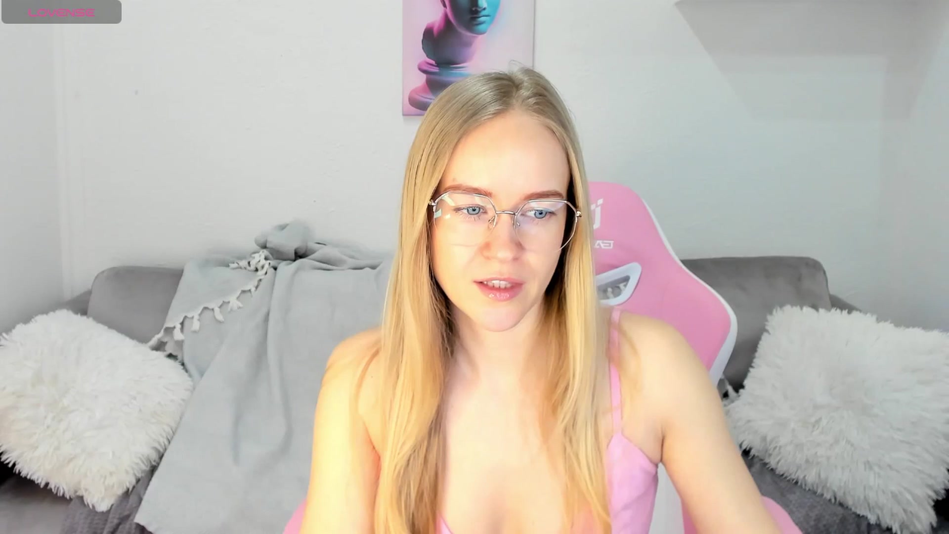 Gallery image thumbnail from Angel_Kristy's myfreecams stream on, 02/07/2025, 03:10 image 3 of 20