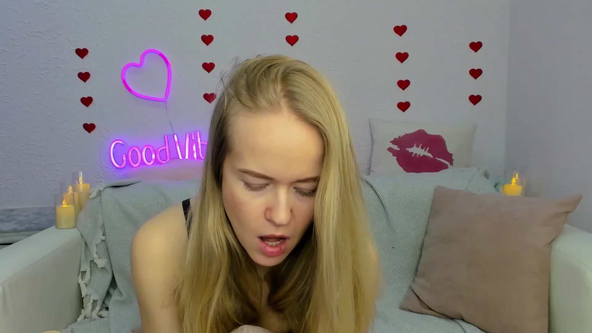 Gallery image thumbnail from Angel_Kristy's myfreecams stream on, 02/13/2025, 03:21 image 14 of 20