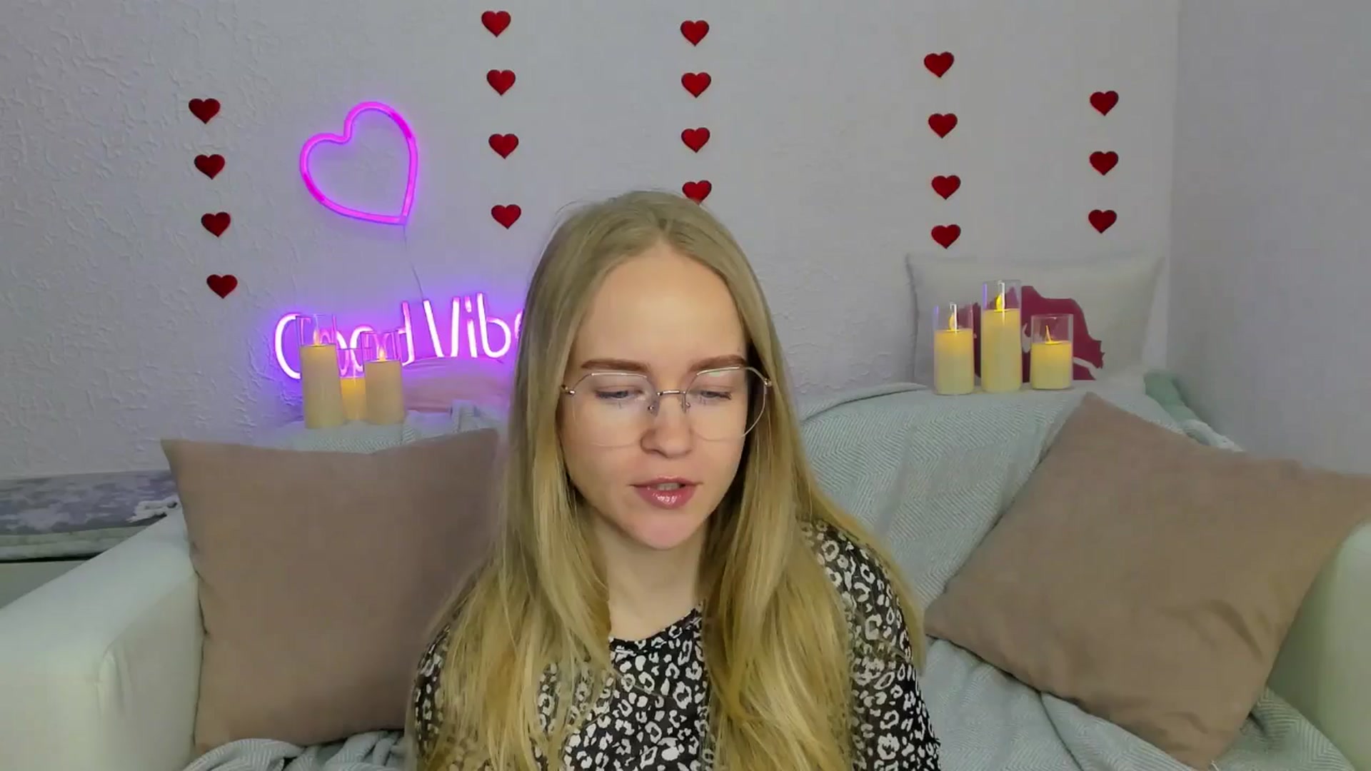 Gallery image thumbnail from Angel_Kristy's myfreecams stream on, 02/17/2025, 02:12 image 4 of 20