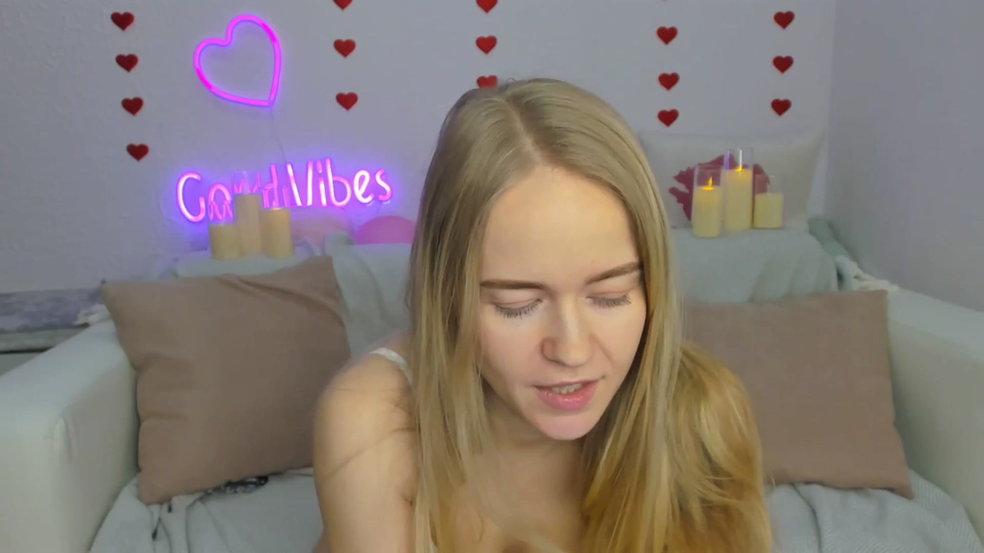 Gallery image thumbnail from Angel_Kristy's myfreecams stream on, 02/17/2025, 03:15 image 11 of 20