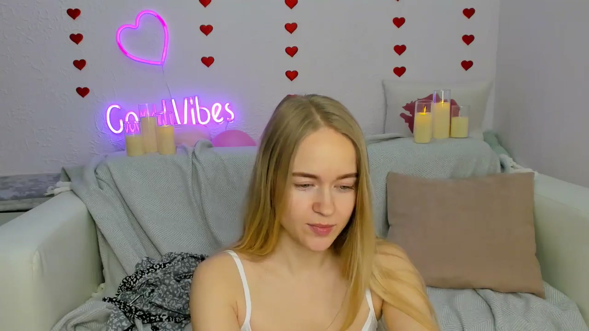 Gallery image thumbnail from Angel_Kristy's myfreecams stream on, 02/17/2025, 03:15 image 8 of 20
