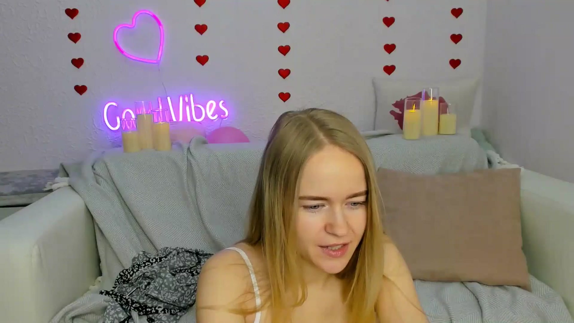 Gallery image thumbnail from Angel_Kristy's myfreecams stream on, 02/17/2025, 03:15 image 2 of 20