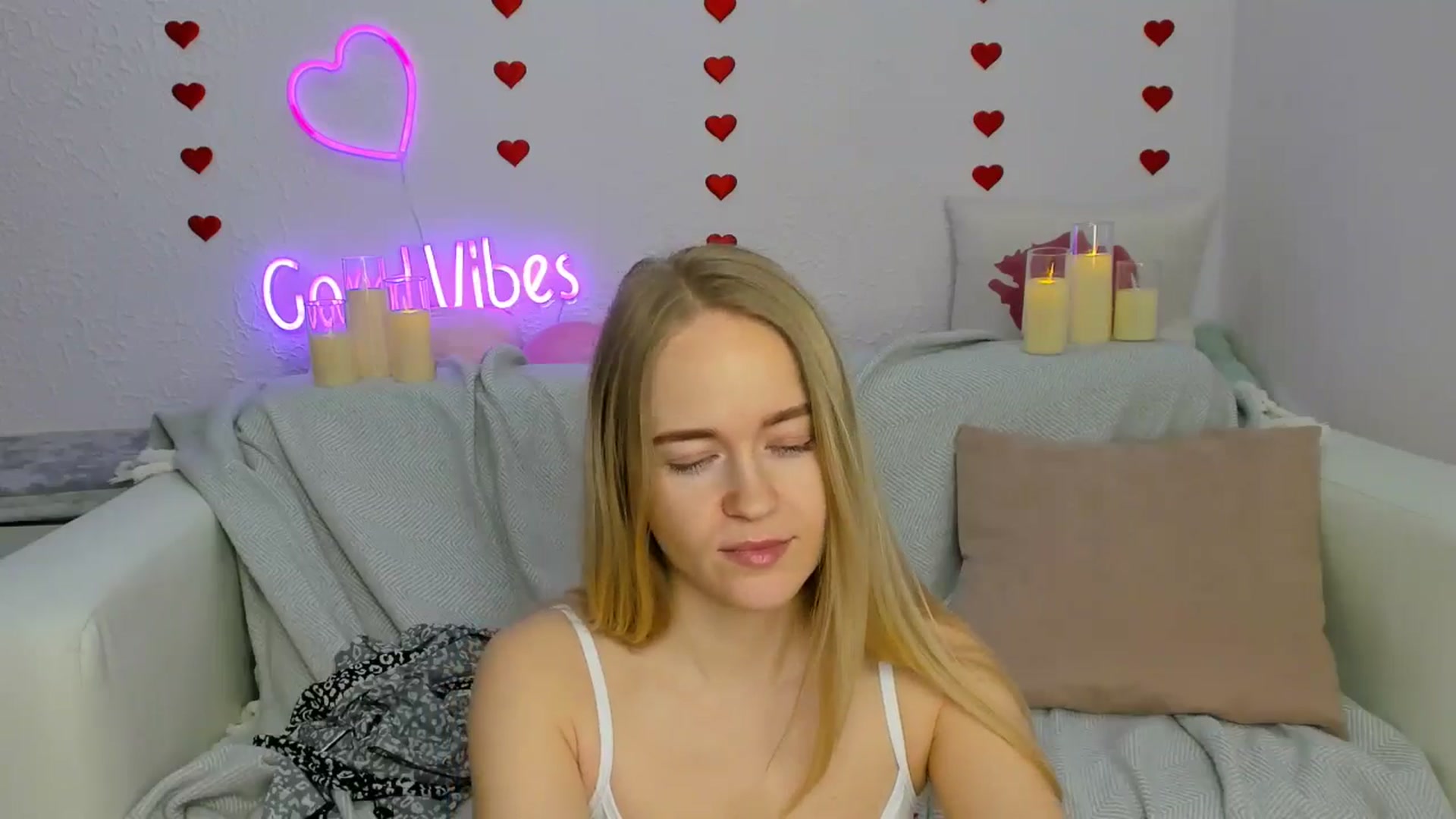 Gallery image thumbnail from Angel_Kristy's myfreecams stream on, 02/17/2025, 03:15 image 7 of 20