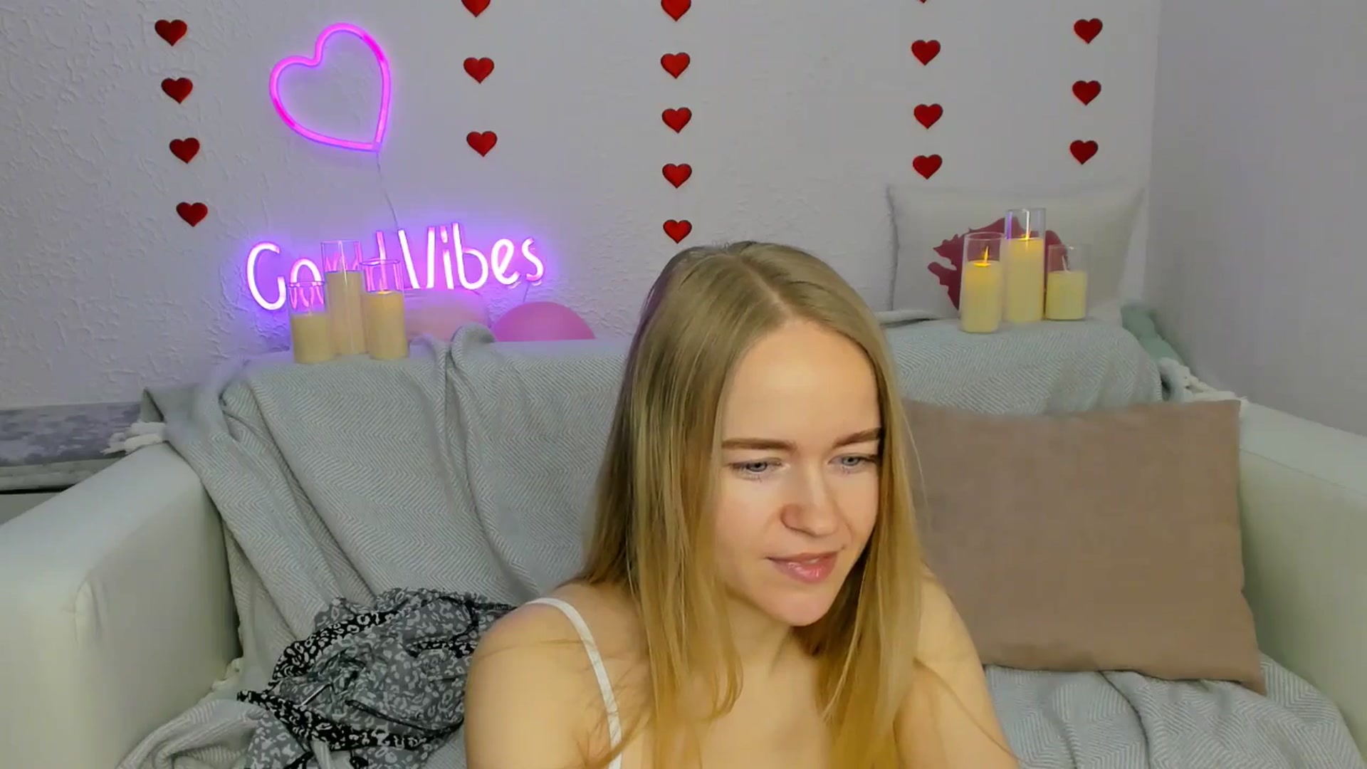 Gallery image thumbnail from Angel_Kristy's myfreecams stream on, 02/17/2025, 03:15 image 3 of 20