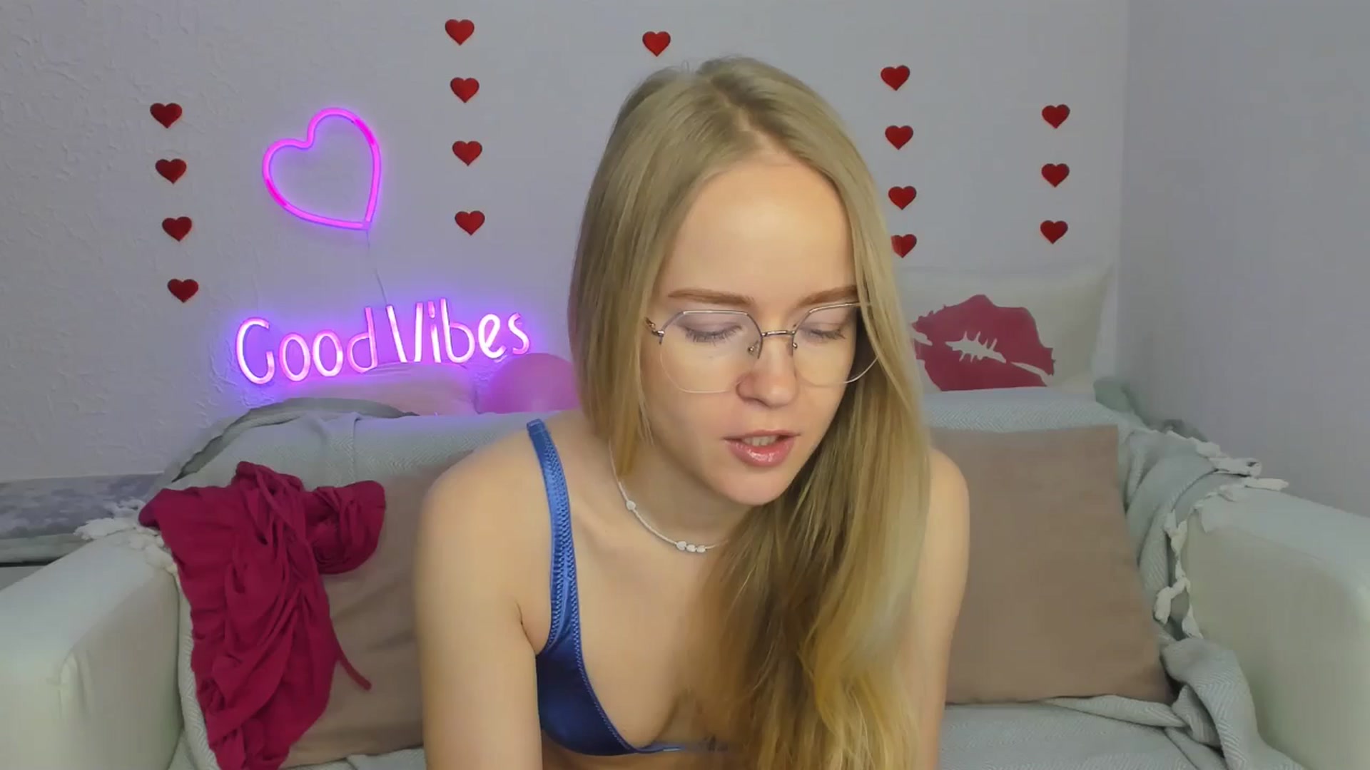 Gallery image thumbnail from Angel_Kristy's myfreecams stream on, 02/18/2025, 01:45 image 19 of 20