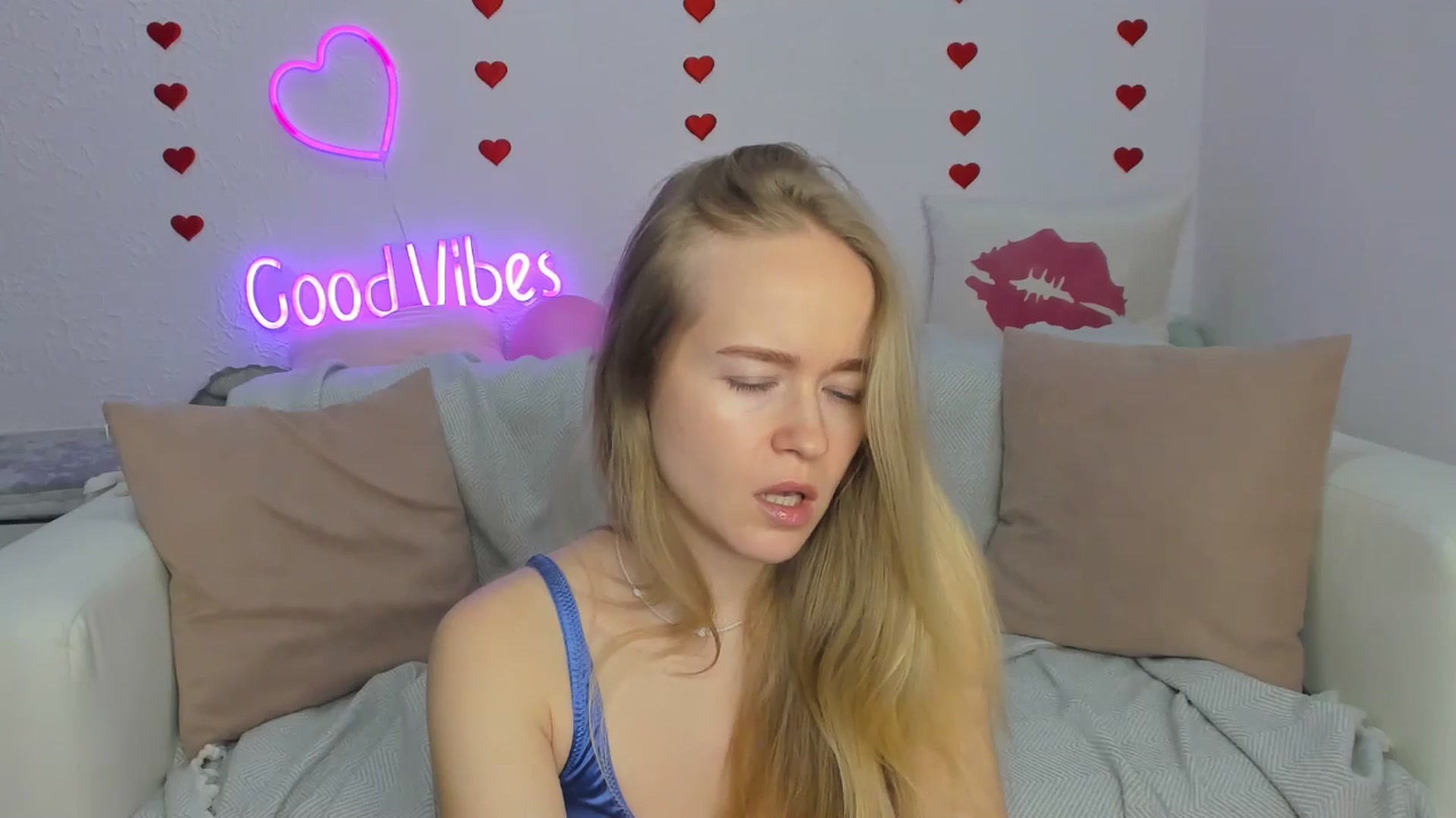 Gallery image thumbnail from Angel_Kristy's myfreecams stream on, 02/18/2025, 03:29 image 18 of 20