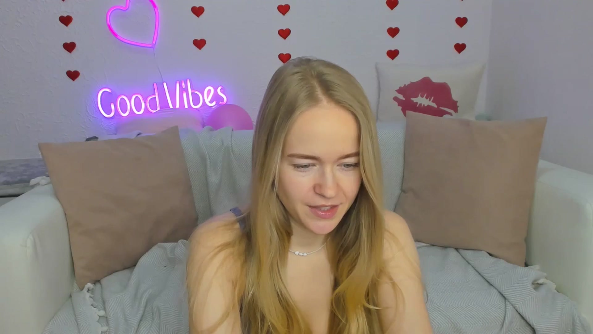 Gallery image thumbnail from Angel_Kristy's myfreecams stream on, 02/18/2025, 03:29 image 13 of 20