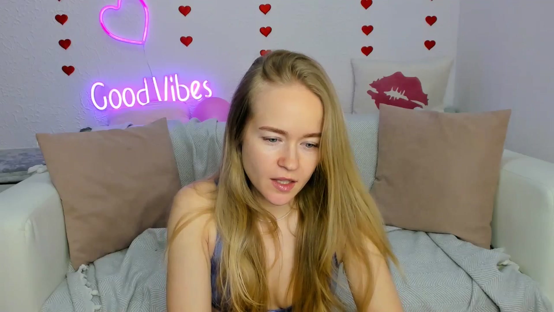 Gallery image thumbnail from Angel_Kristy's myfreecams stream on, 02/18/2025, 03:29 image 14 of 20