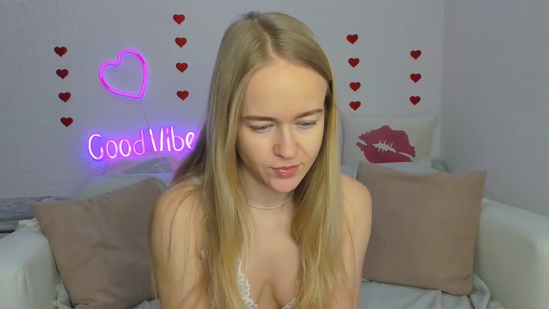 Gallery image thumbnail from Angel_Kristy's myfreecams stream on, 02/18/2025, 04:56 image 13 of 20