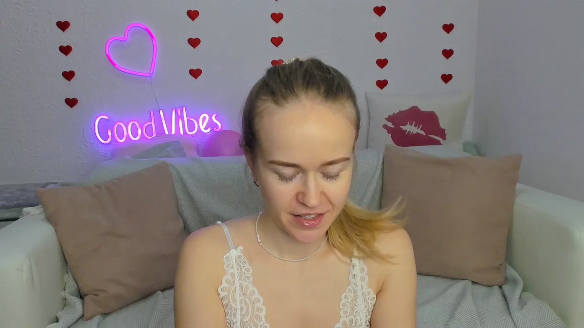 Gallery image thumbnail from Angel_Kristy's myfreecams stream on, 02/18/2025, 04:56 image 18 of 20
