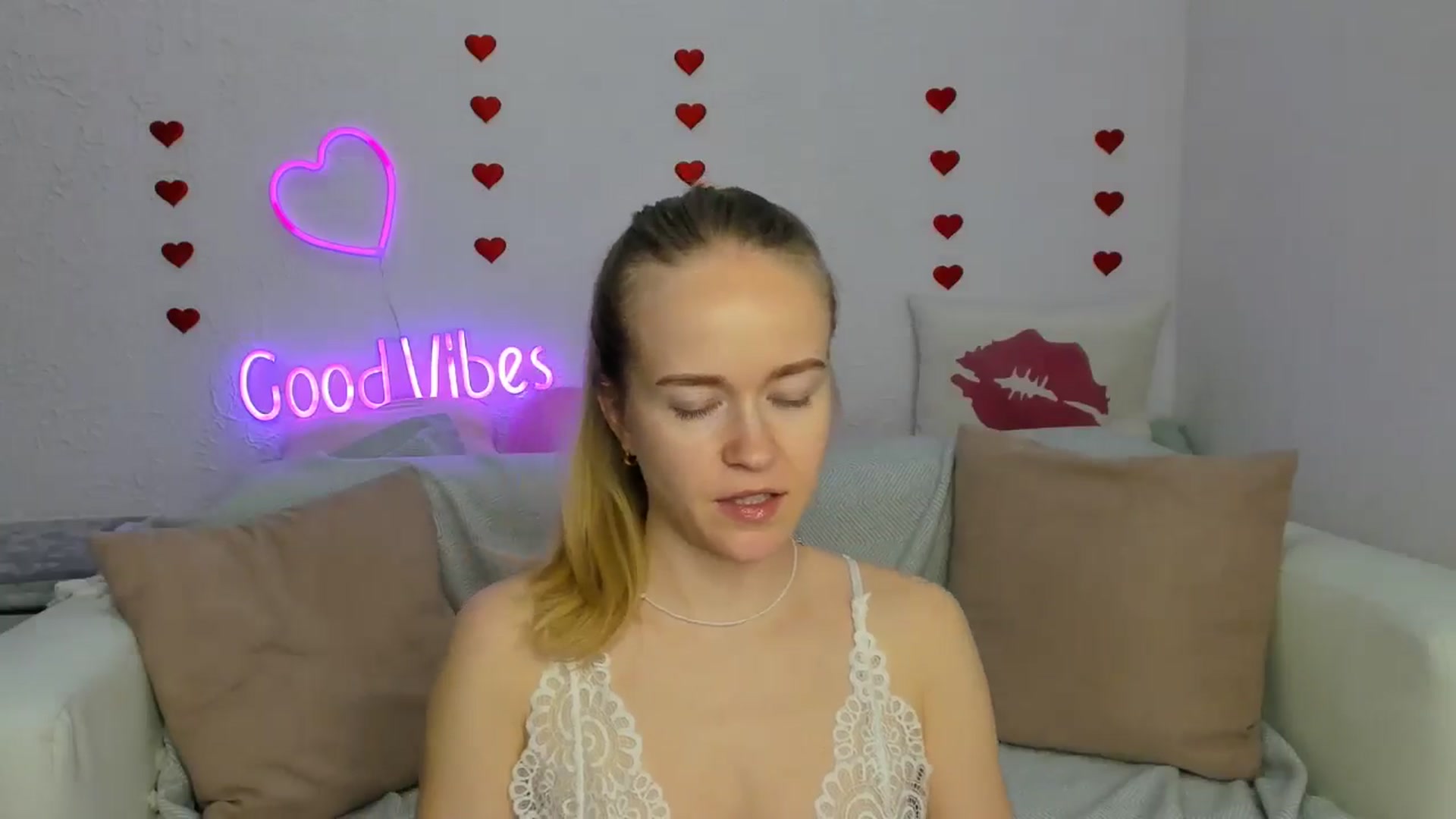 Gallery image thumbnail from Angel_Kristy's myfreecams stream on, 02/18/2025, 04:56 image 17 of 20