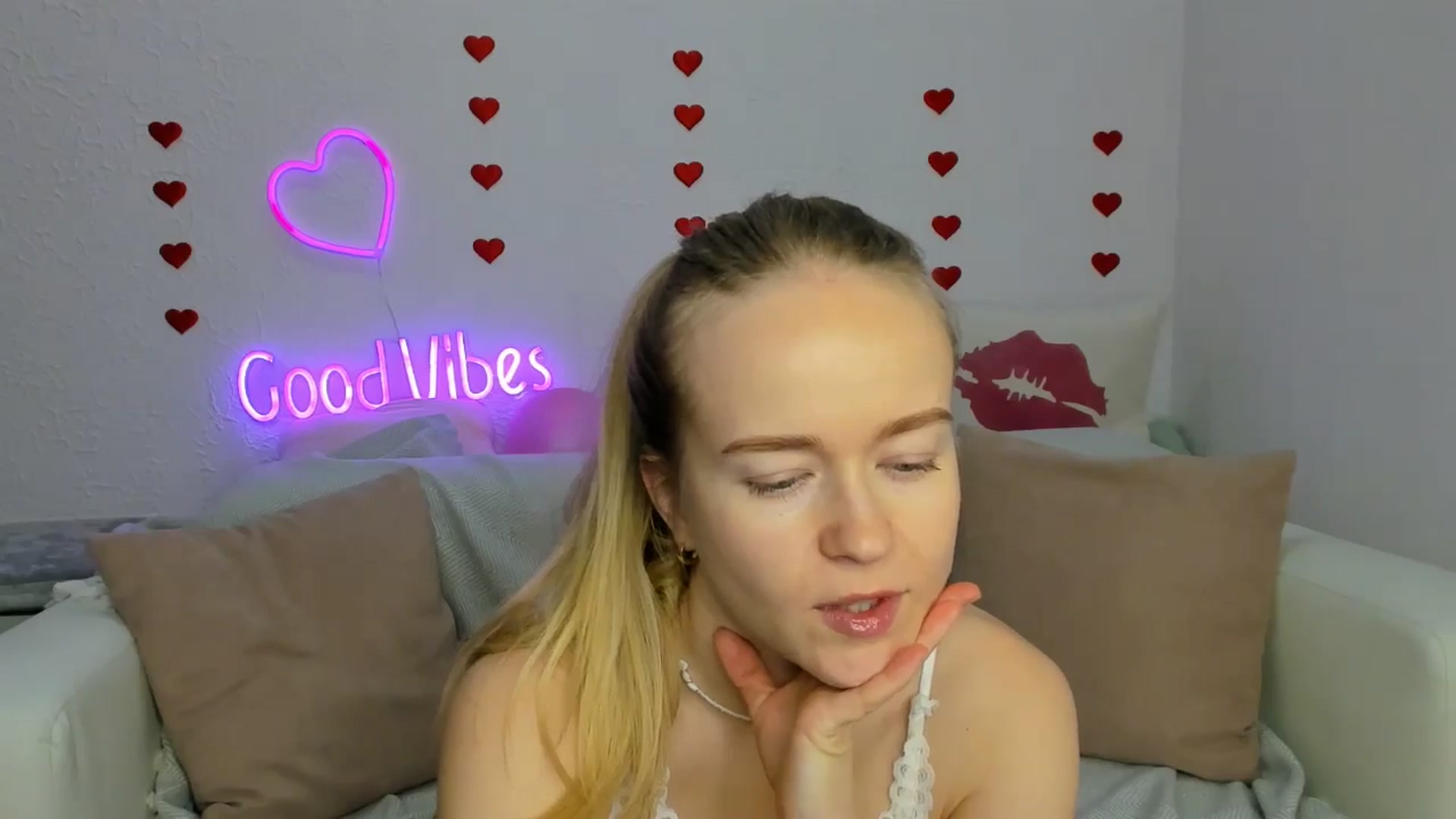 Gallery image thumbnail from Angel_Kristy's myfreecams stream on, 02/18/2025, 04:56 image 15 of 20