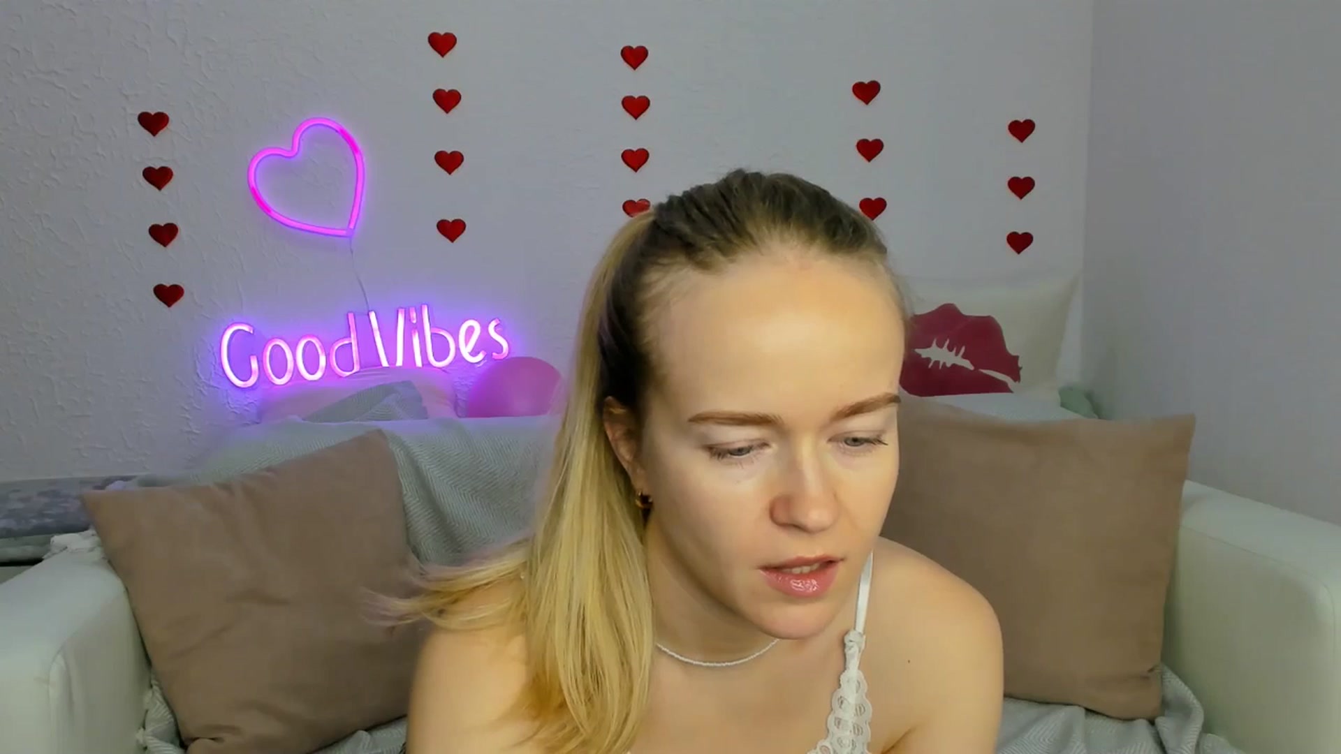 Gallery image thumbnail from Angel_Kristy's myfreecams stream on, 02/18/2025, 04:56 image 16 of 20