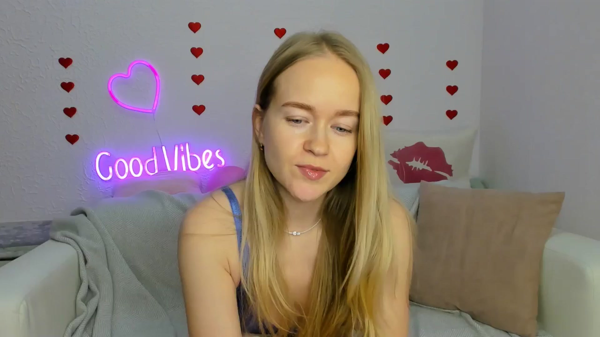 Gallery image thumbnail from Angel_Kristy's myfreecams stream on, 02/18/2025, 06:41 image 1 of 20