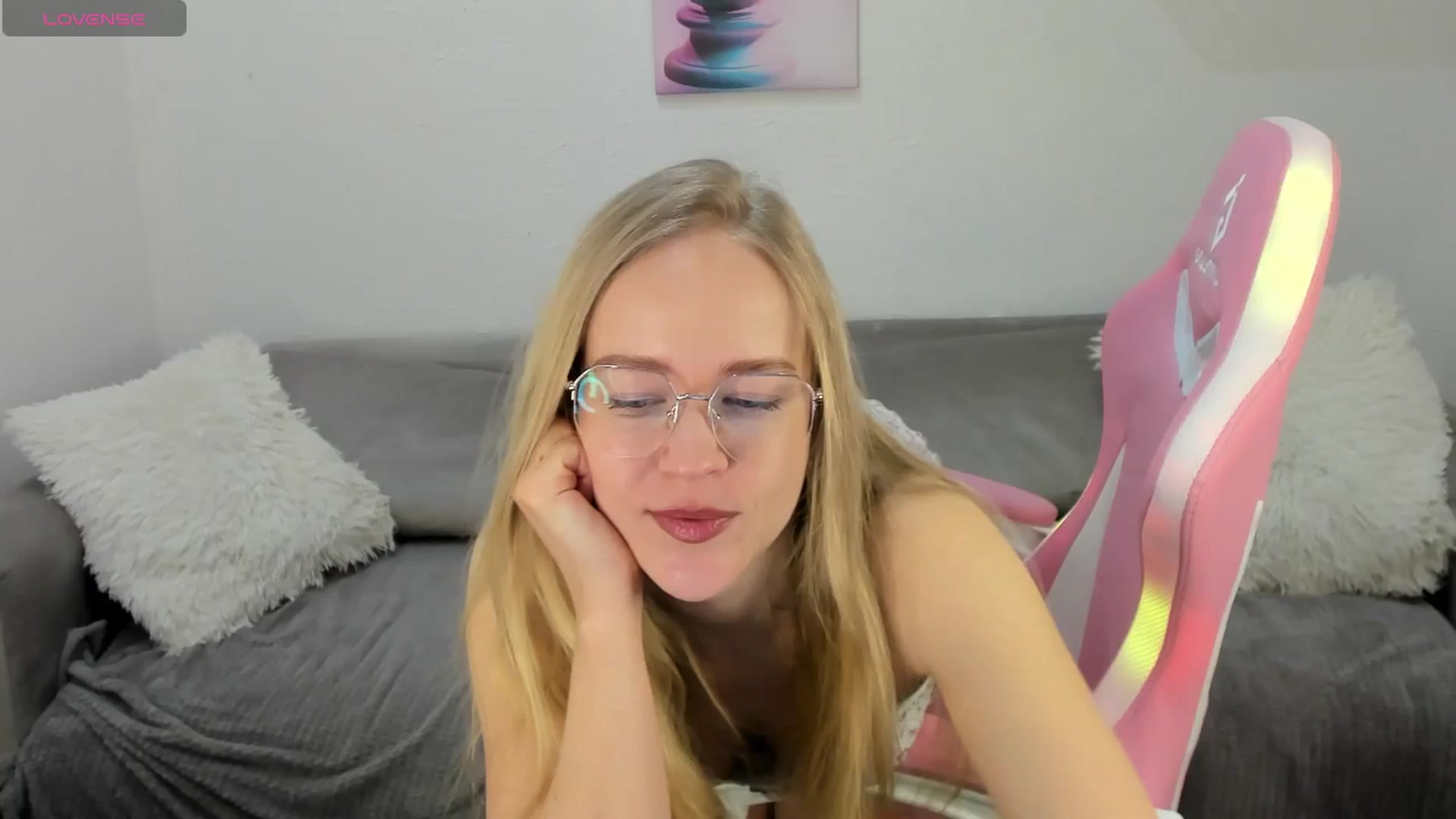 Gallery image thumbnail from Angel_Kristy's myfreecams stream on, 02/23/2025, 01:49 image 14 of 20