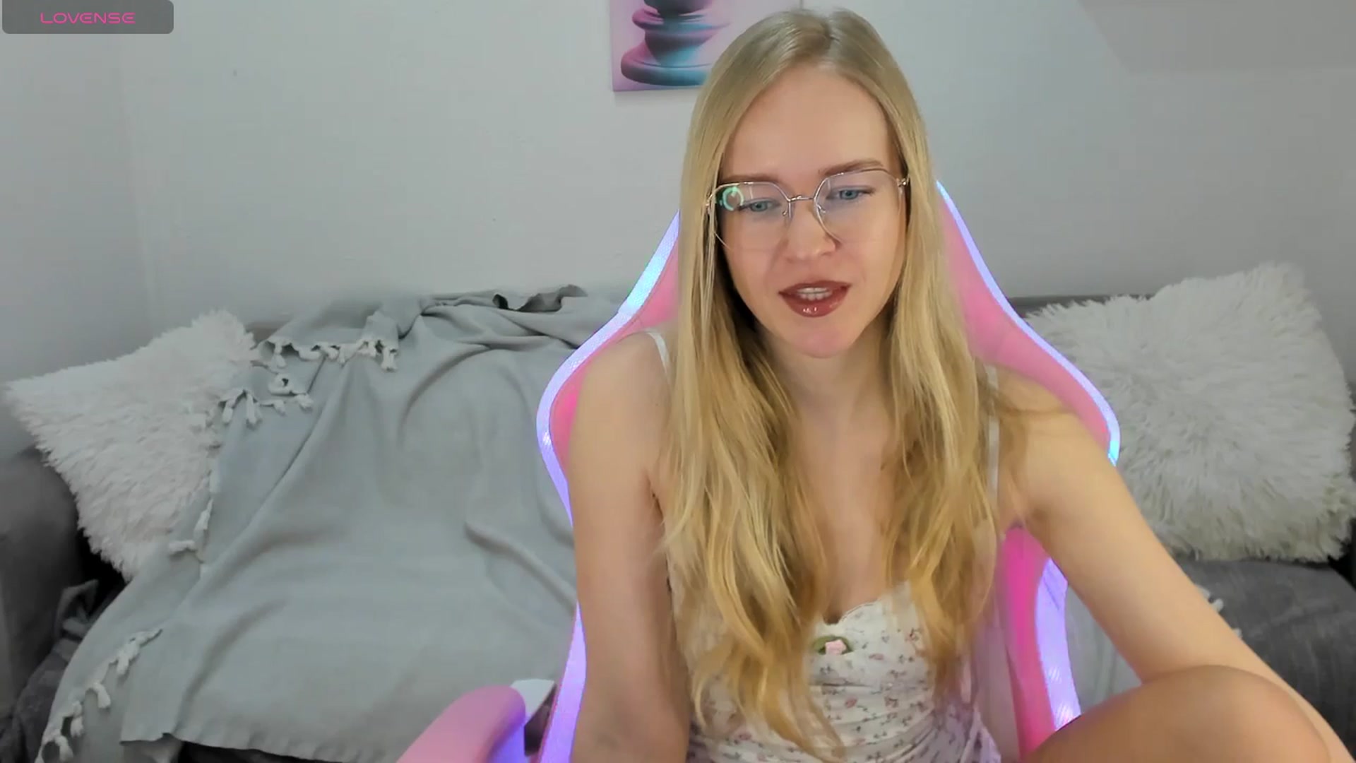 Gallery image thumbnail from Angel_Kristy's myfreecams stream on, 02/23/2025, 02:58 image 5 of 20