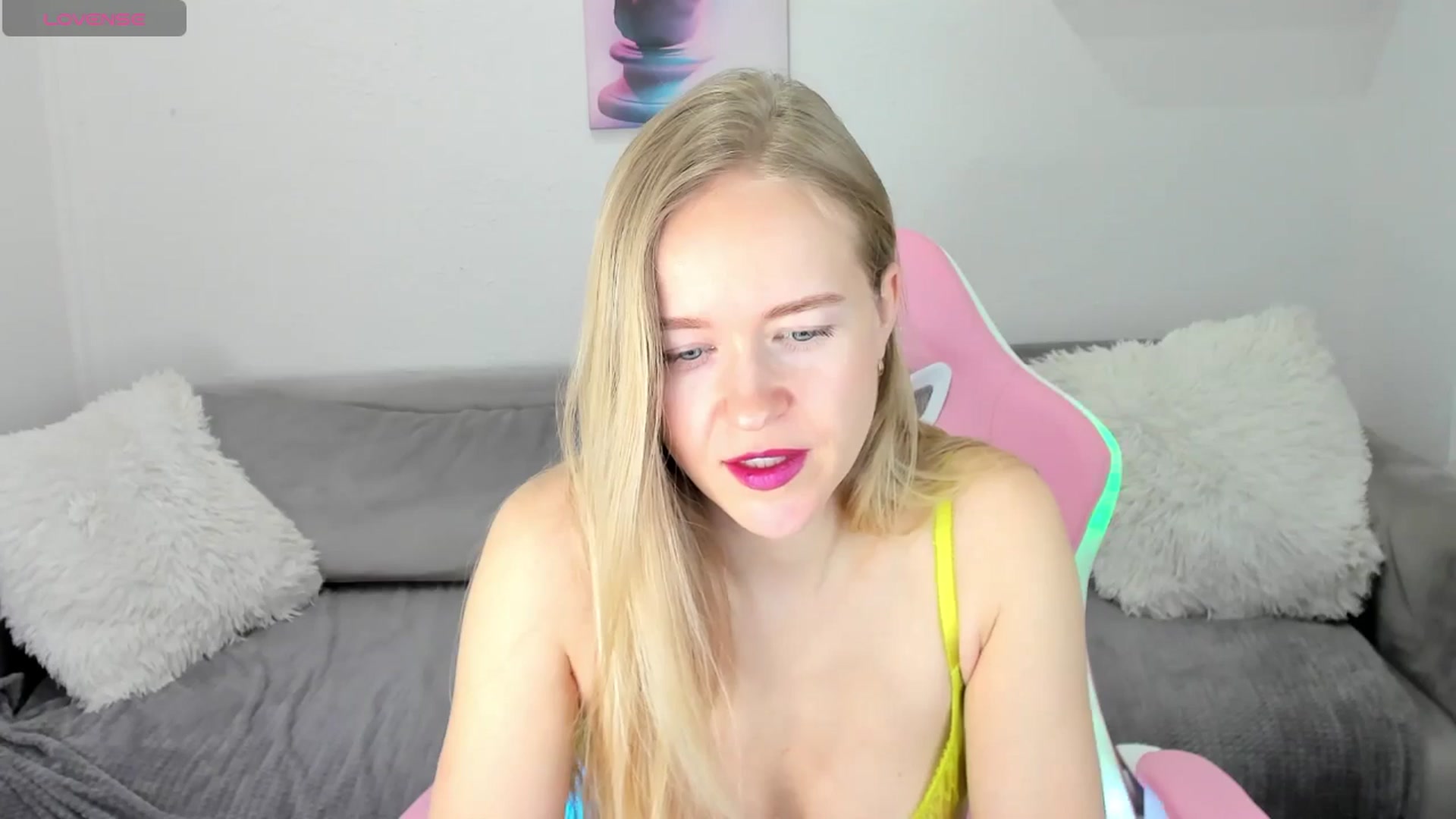 Gallery image thumbnail from Angel_Kristy's myfreecams stream on, 02/26/2025, 04:14 image 11 of 20