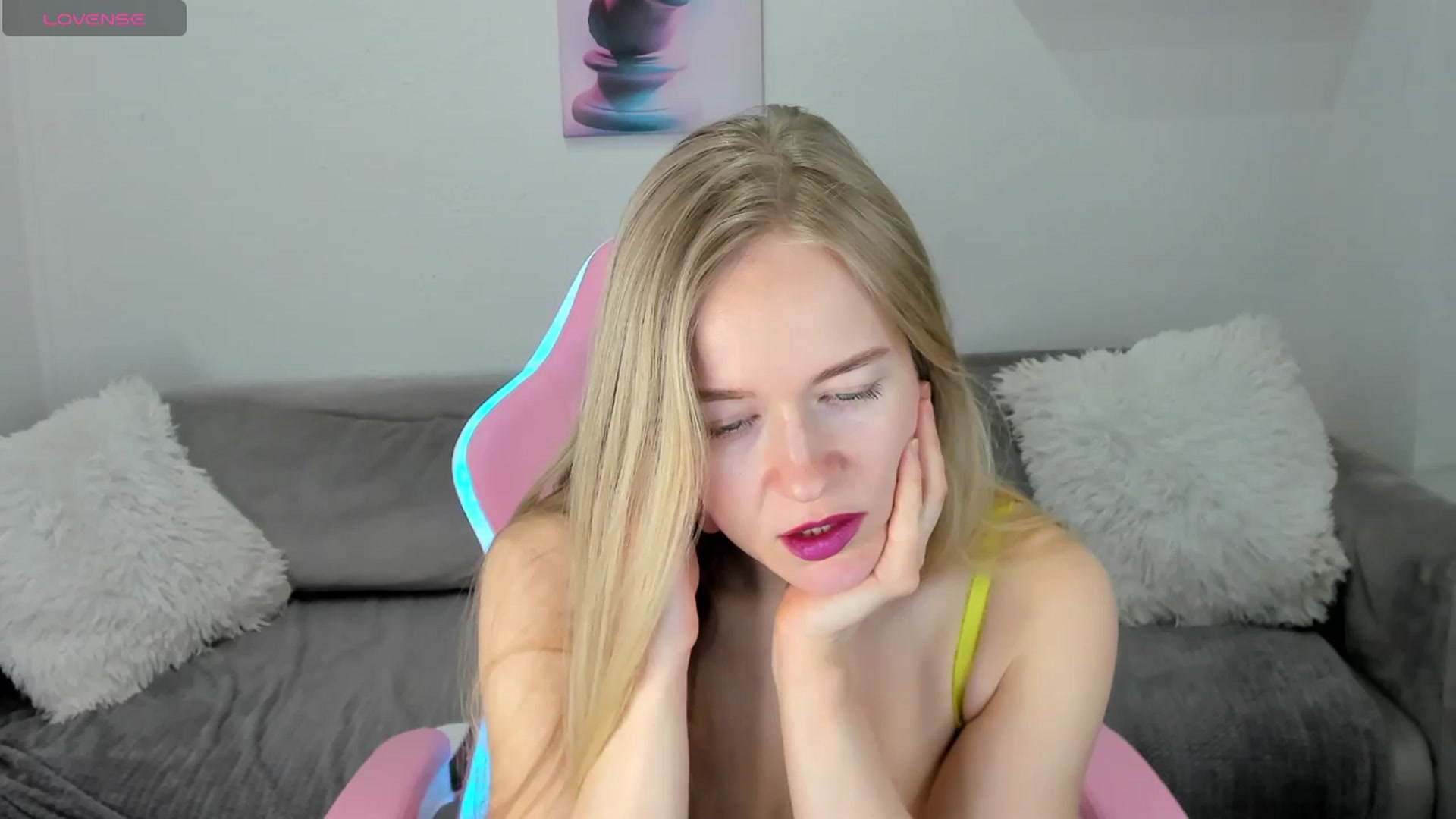 Gallery image thumbnail from Angel_Kristy's myfreecams stream on, 02/26/2025, 04:14 image 19 of 20