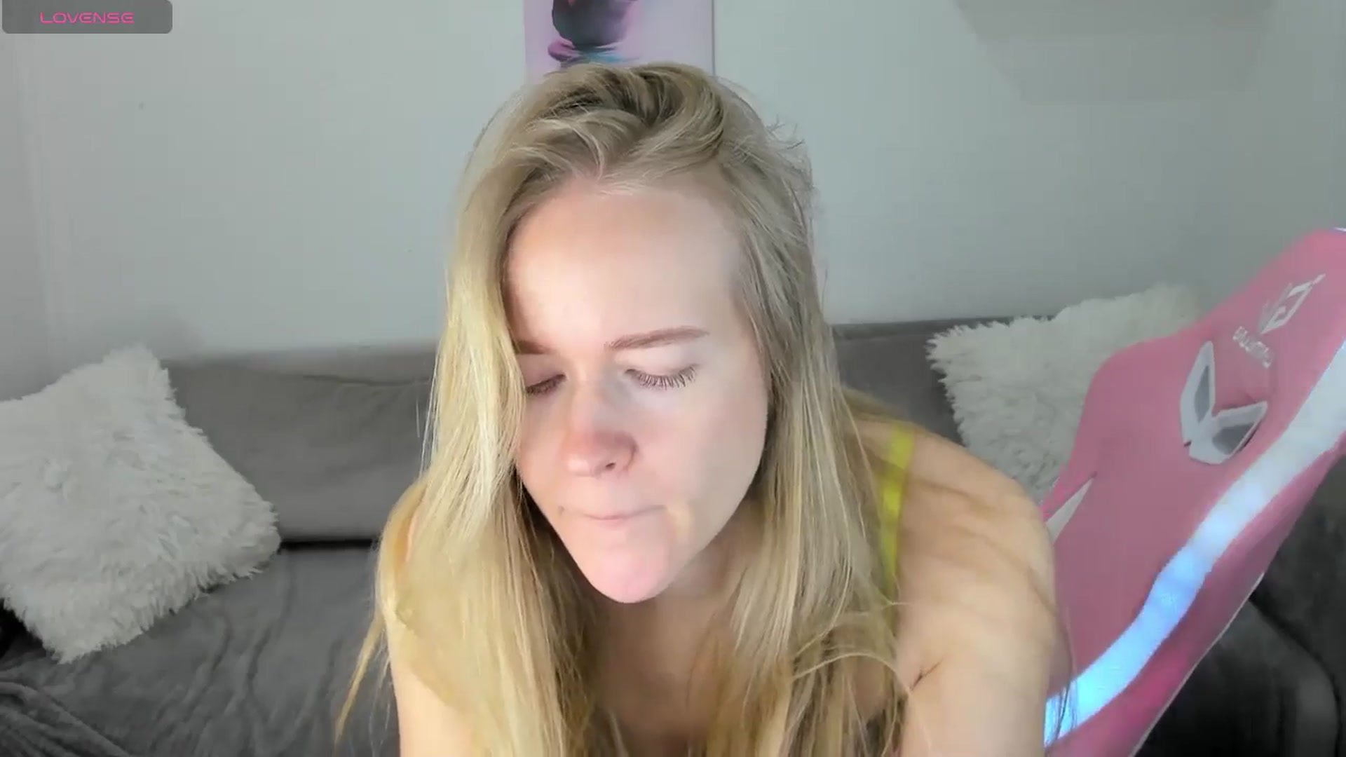 Gallery image thumbnail from Angel_Kristy's myfreecams stream on, 02/26/2025, 04:14 image 4 of 20