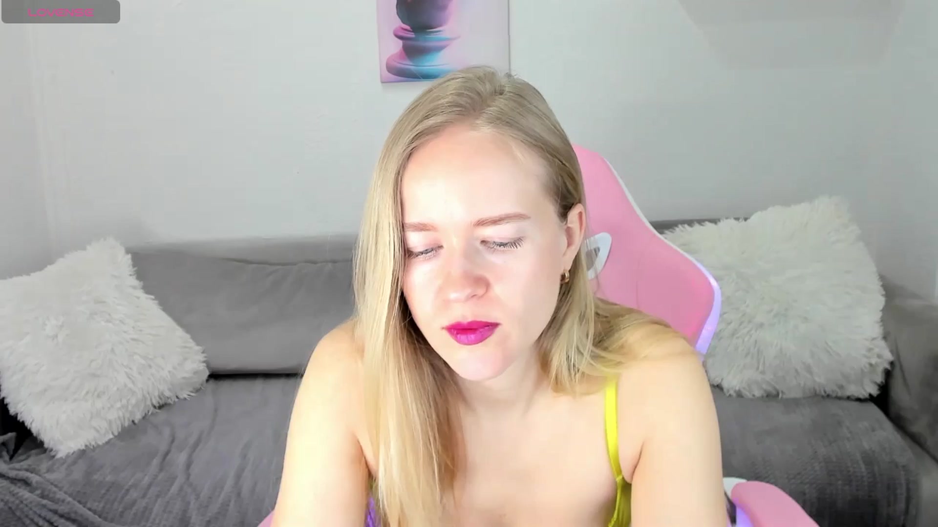 Gallery image thumbnail from Angel_Kristy's myfreecams stream on, 02/26/2025, 04:14 image 12 of 20