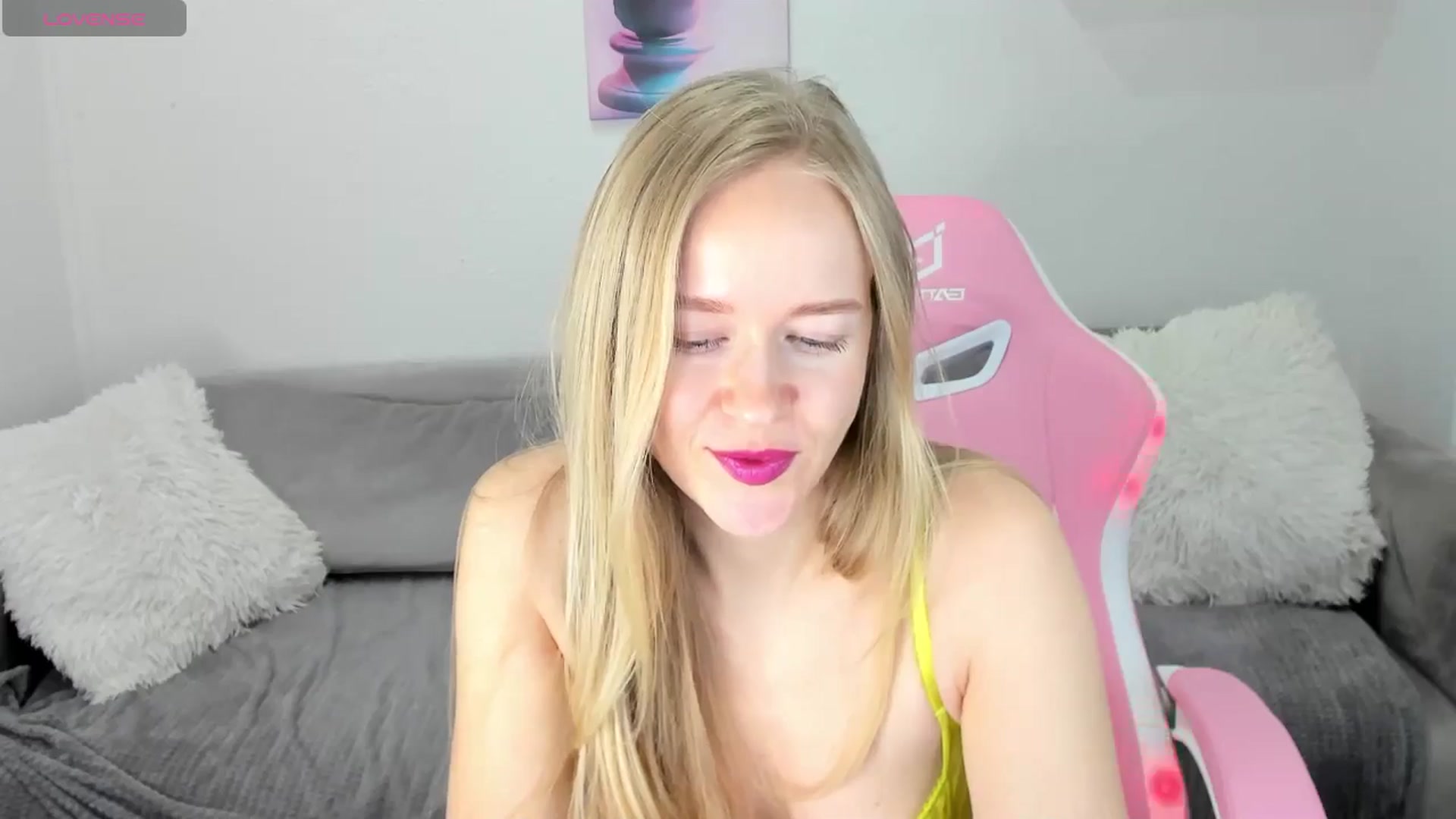 Gallery image thumbnail from Angel_Kristy's myfreecams stream on, 02/26/2025, 04:51 image 11 of 20