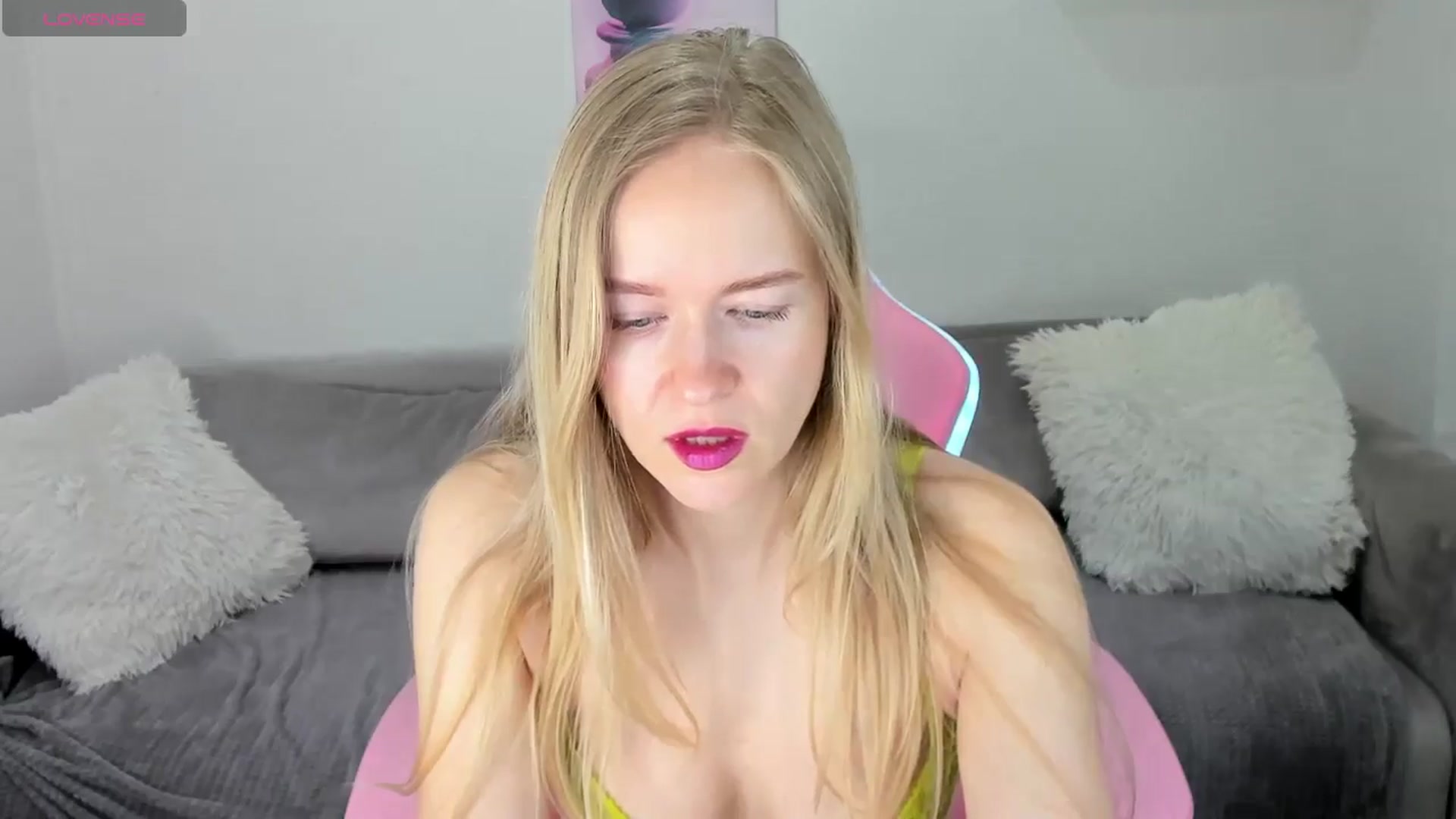 Gallery image thumbnail from Angel_Kristy's myfreecams stream on, 02/26/2025, 04:51 image 5 of 20