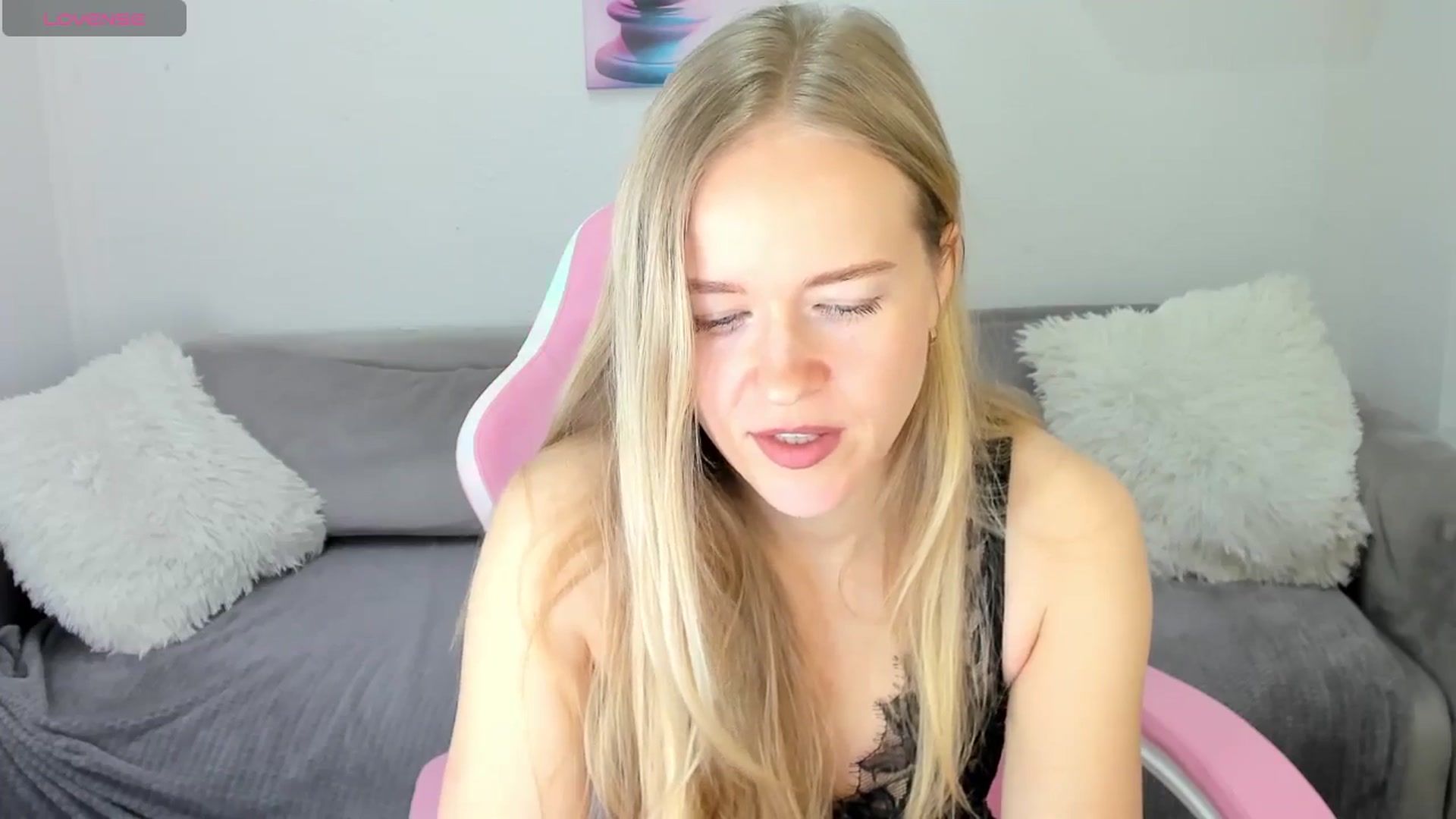 Gallery image thumbnail from Angel_Kristy's myfreecams stream on, 02/27/2025, 01:58 image 17 of 20